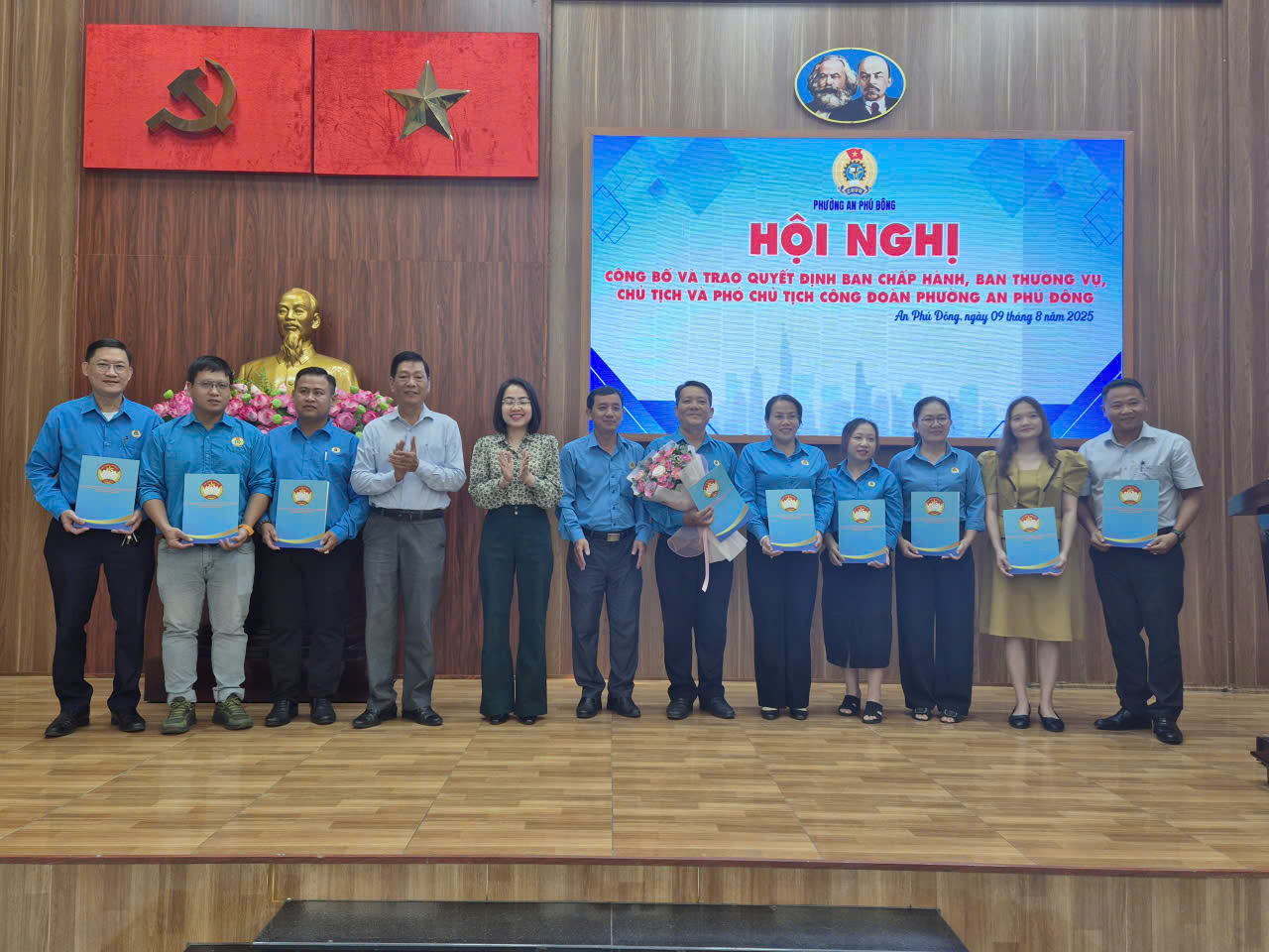 Đẩy mạnh chăm lo cho người lao động sau khi kiện to&agrave;n bộ m&aacute;y C&ocirc;ng đo&agrave;n phường, x&atilde; - Ảnh 1.