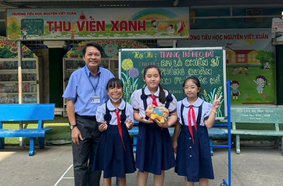 NGƯỜI THẦY K&Iacute;NH Y&Ecirc;U: 42 năm l&agrave;m thầy gi&aacute;o chủ nhiệm- Ảnh 1.