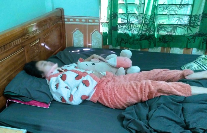 Truy tố, sắp đưa ra x&eacute;t xử 6 nữ sinh "đ&aacute;nh hội đồng" nữ sinh lớp 11 g&atilde;y đốt sống cổ- Ảnh 2.