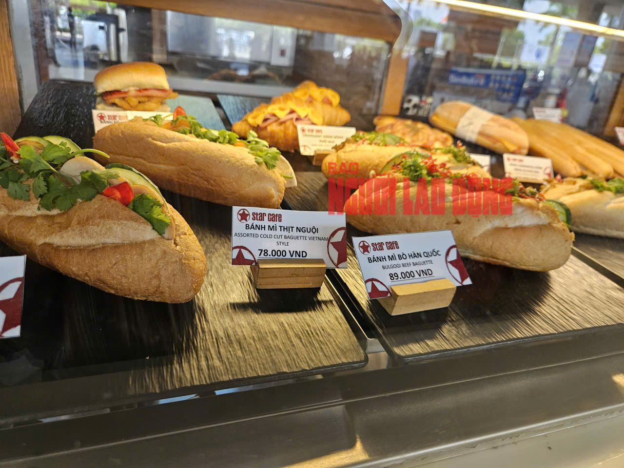 Chủ đầu tư s&acirc;n bay T&acirc;n Sơn Nhất n&oacute;i g&igrave; về gi&aacute; phở, m&igrave; g&oacute;i cao gấp nhiều lần b&ecirc;n ngo&agrave;i?- Ảnh 2.