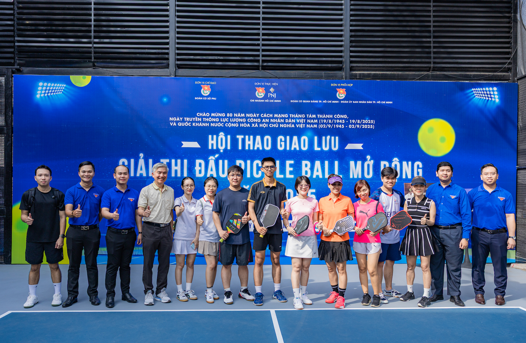 Hội thao giao lưu pickleball c&aacute;c cơ sở Đo&agrave;n TP HCM- Ảnh 1.