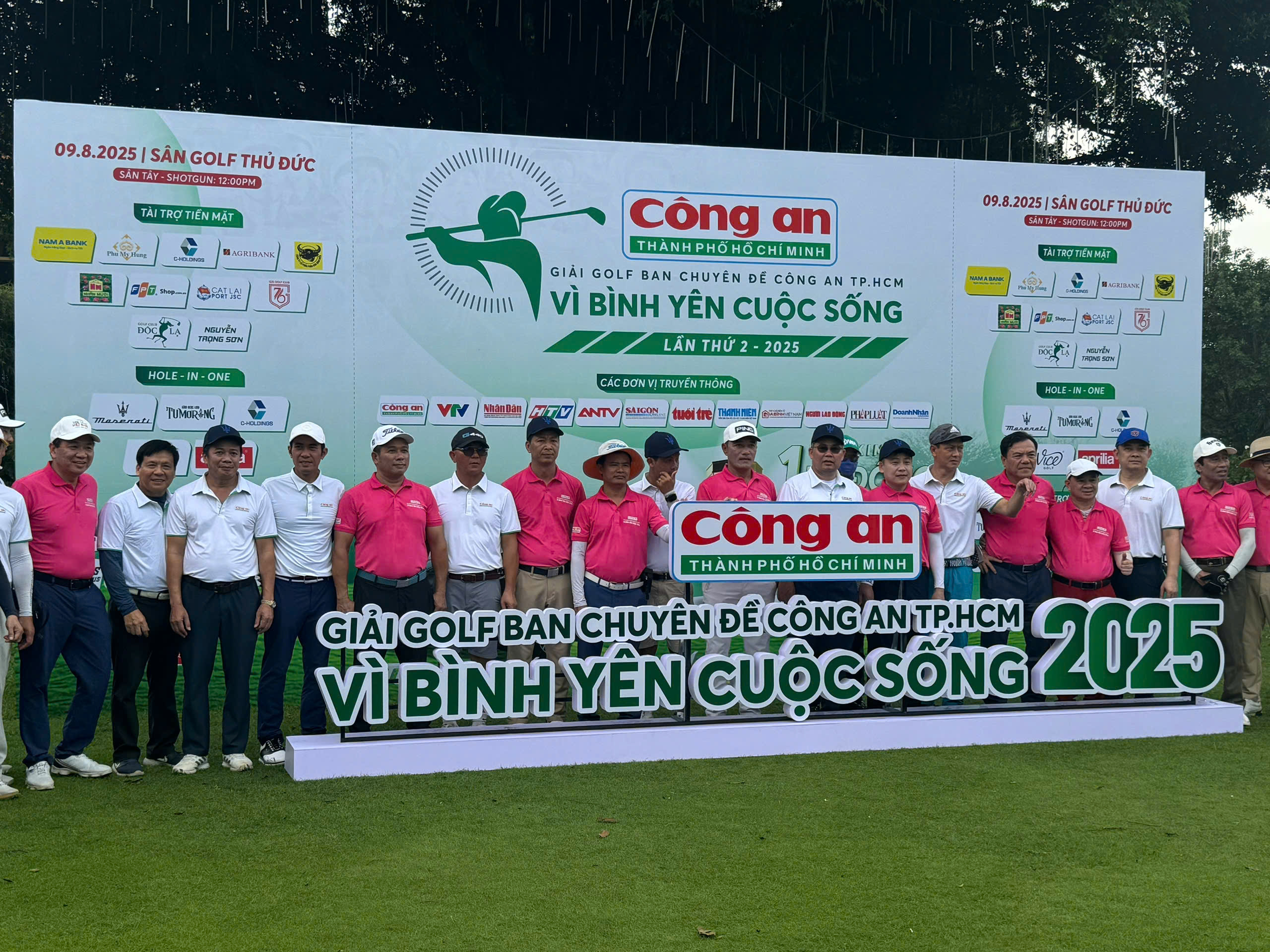 Giải Golf "V&igrave; b&igrave;nh y&ecirc;n cuộc sống" hỗ trợ x&acirc;y dựng, sửa chữa nh&agrave; ở cho c&aacute;n bộ, chiến sĩ c&ocirc;ng an- Ảnh 1.