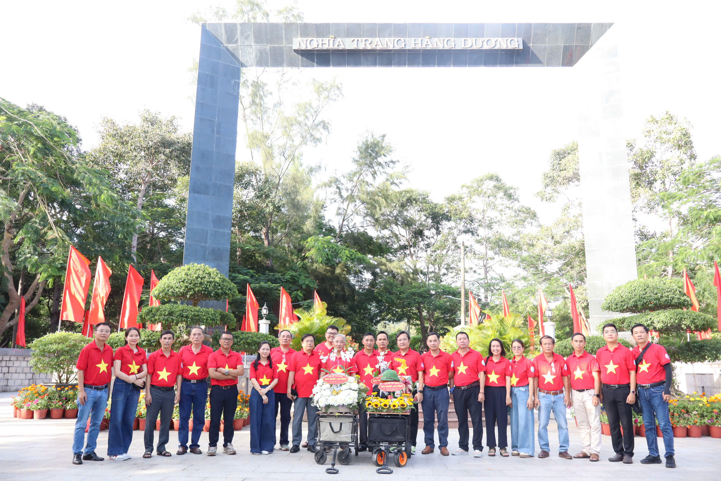 H&igrave;nh ảnh Chi bộ T&ograve;a soạn B&aacute;o Người Lao Động về nguồn tại C&ocirc;n Đảo- Ảnh 3.