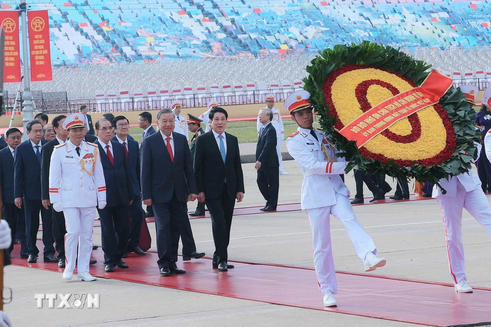 80 năm Quốc khánh: Lãnh đạo Đảng, Nhà nước vào Lăng viếng Chủ tịch Hồ Chí Minh- Ảnh 5.