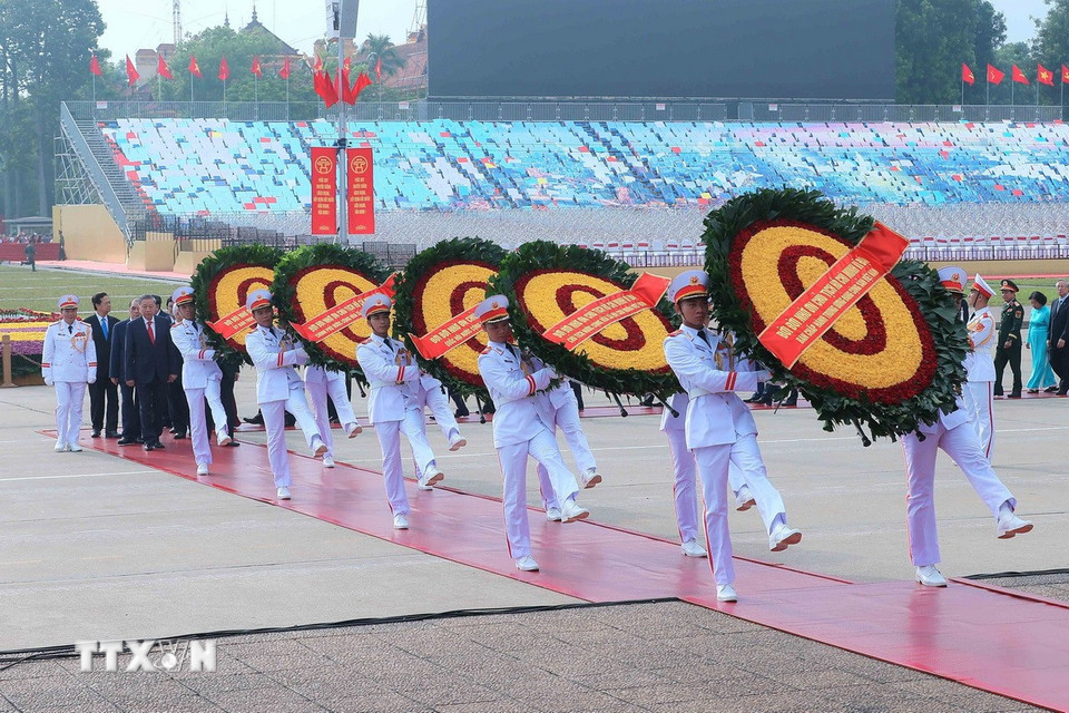 80 năm Quốc khánh: Lãnh đạo Đảng, Nhà nước vào Lăng viếng Chủ tịch Hồ Chí Minh- Ảnh 4.