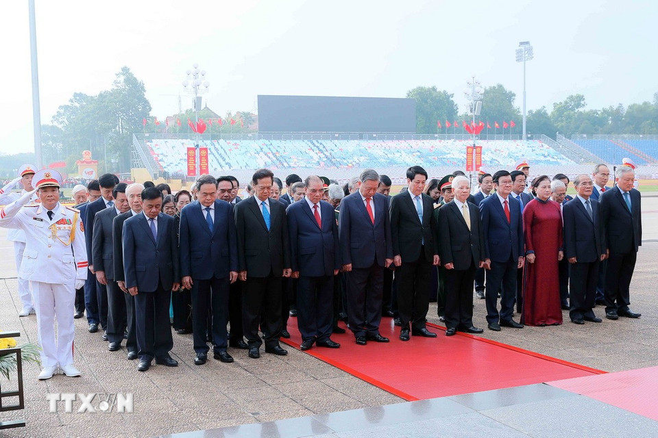 80 năm Quốc khánh: Lãnh đạo Đảng, Nhà nước vào Lăng viếng Chủ tịch Hồ Chí Minh- Ảnh 1.