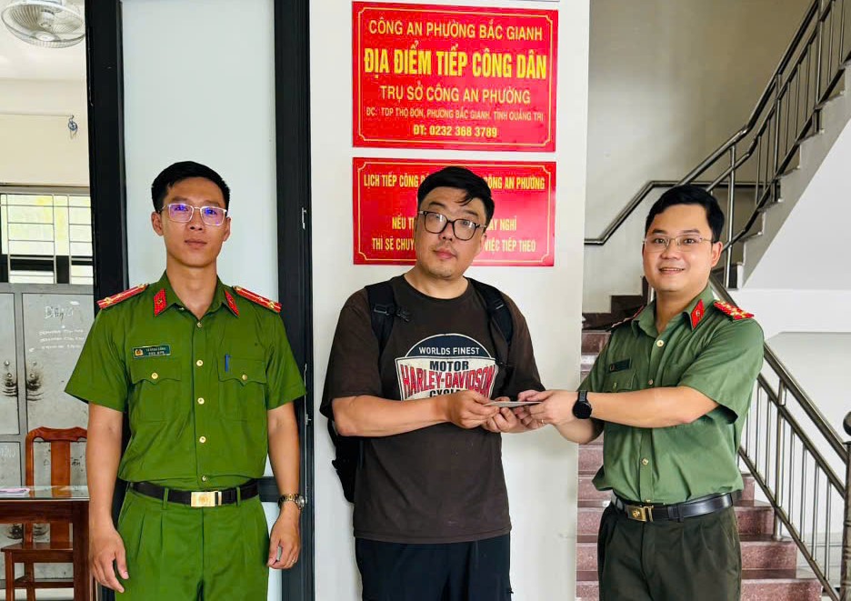 Chiếc balô "bí ẩn" trên đường Ba Trại là của du khách Hàn Quốc- Ảnh 1.