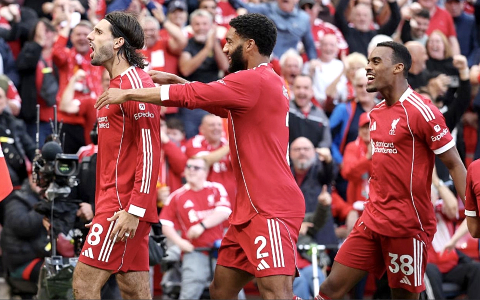 Nghẹt thở b&agrave;n quyết định ph&uacute;t 90+2, Liverpool tho&aacute;t hiểm tại s&acirc;n nh&agrave; Anfield - Ảnh 5.