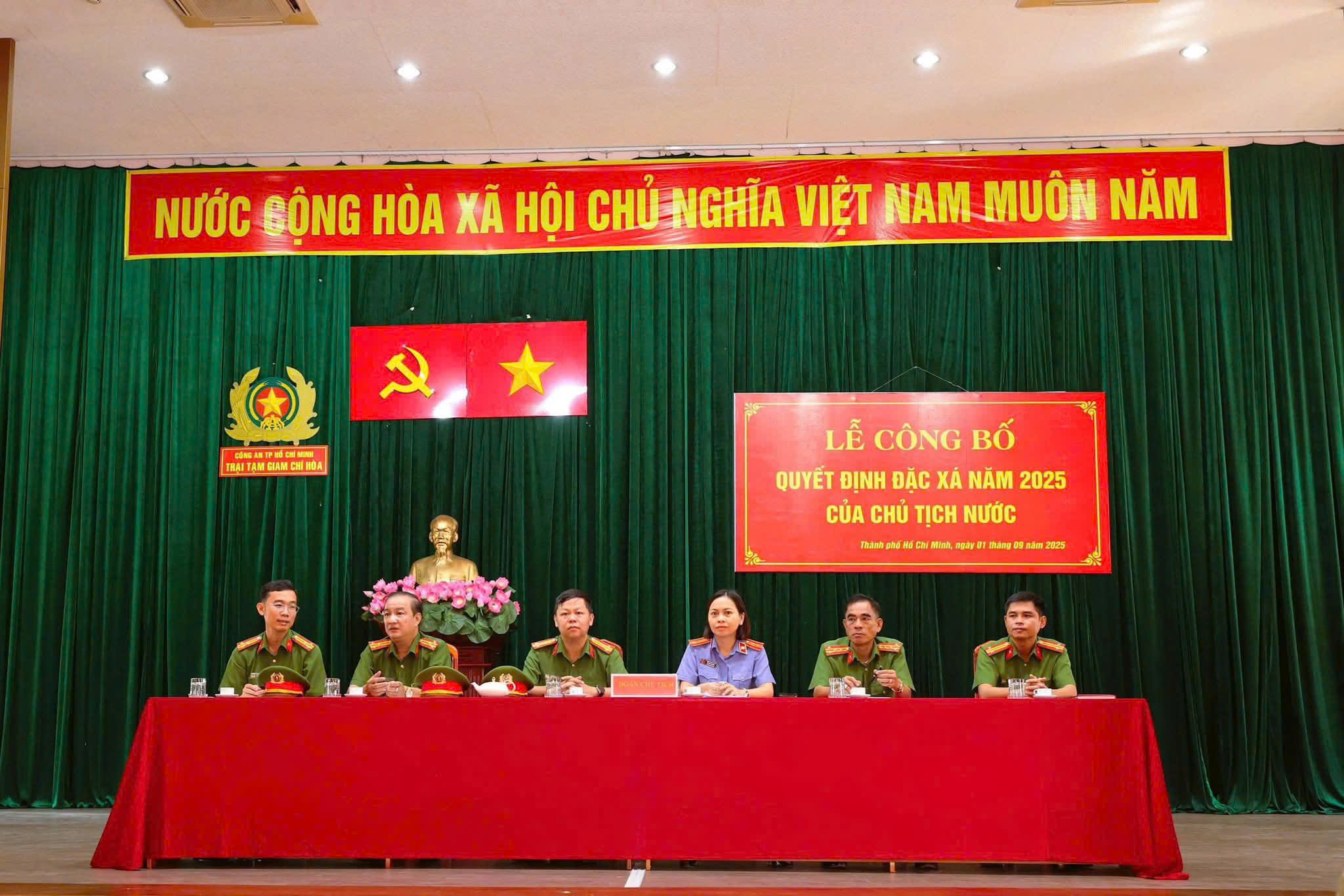 C&ocirc;ng an TP HCM c&ocirc;ng bố quyết định đặc x&aacute; của Chủ tịch nước- Ảnh 1.
