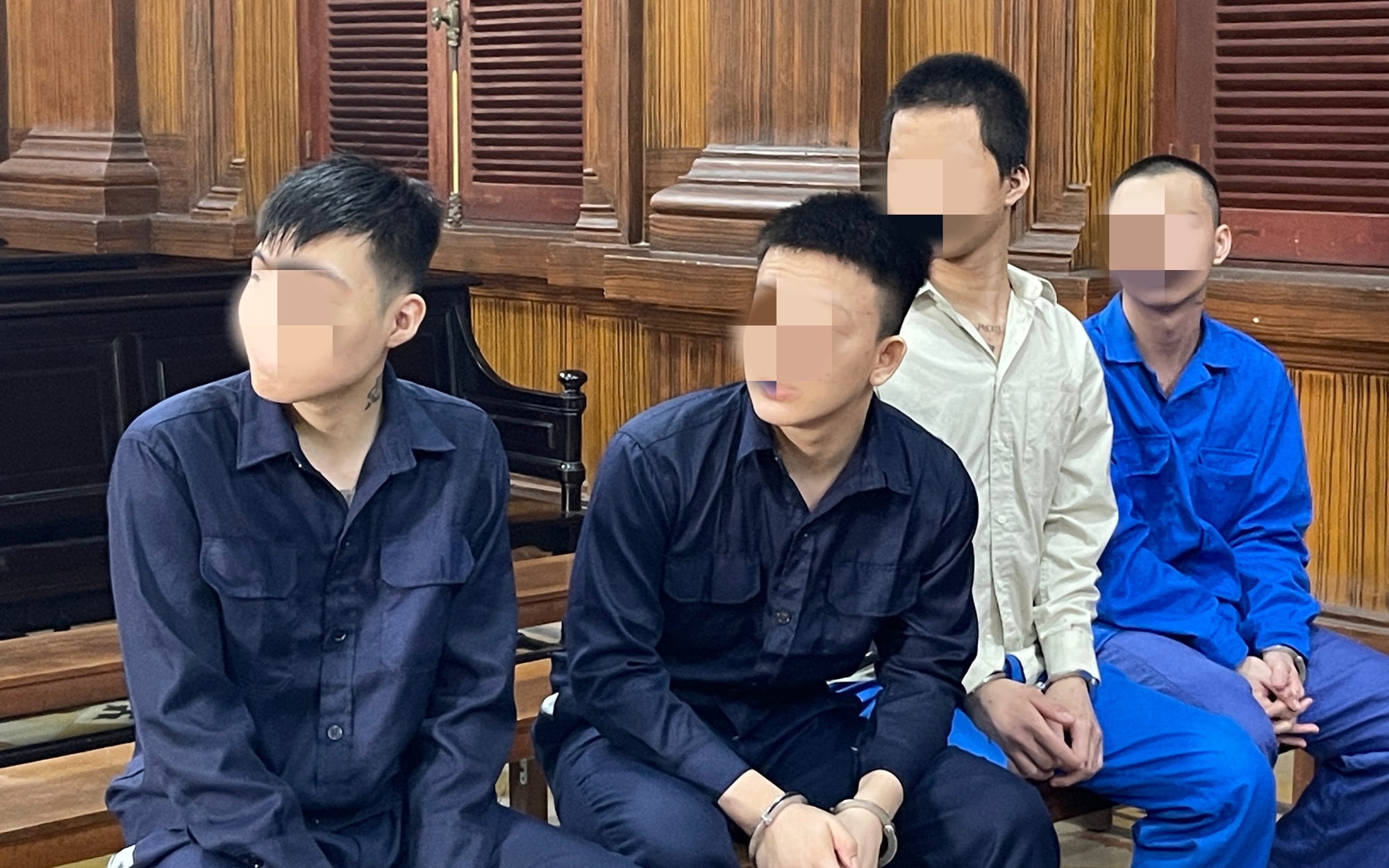 Dấu lặng bao phủ một phiên tòa