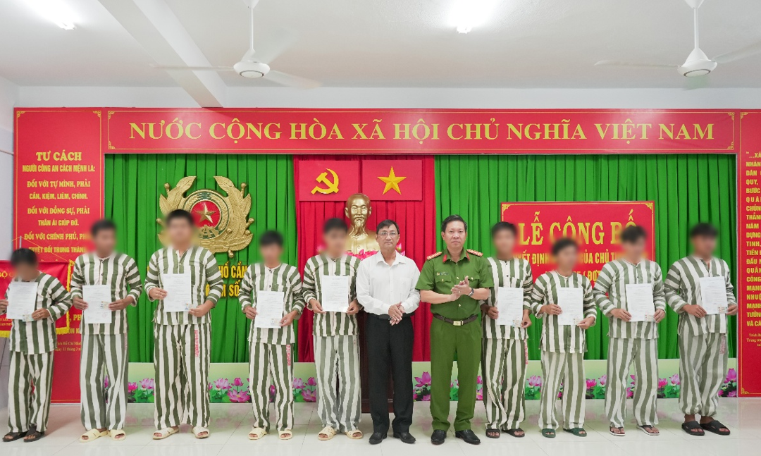 - Ảnh 2.