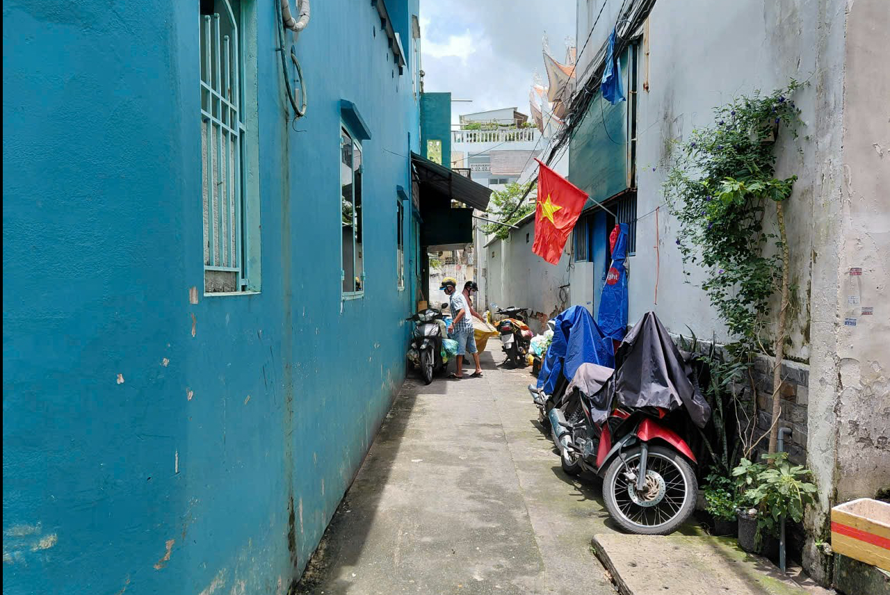 Ph&aacute;t hiện người đ&agrave;n &ocirc;ng tử vong trong căn nh&agrave; ở TP HCM g&acirc;y chấn động - Ảnh 1.