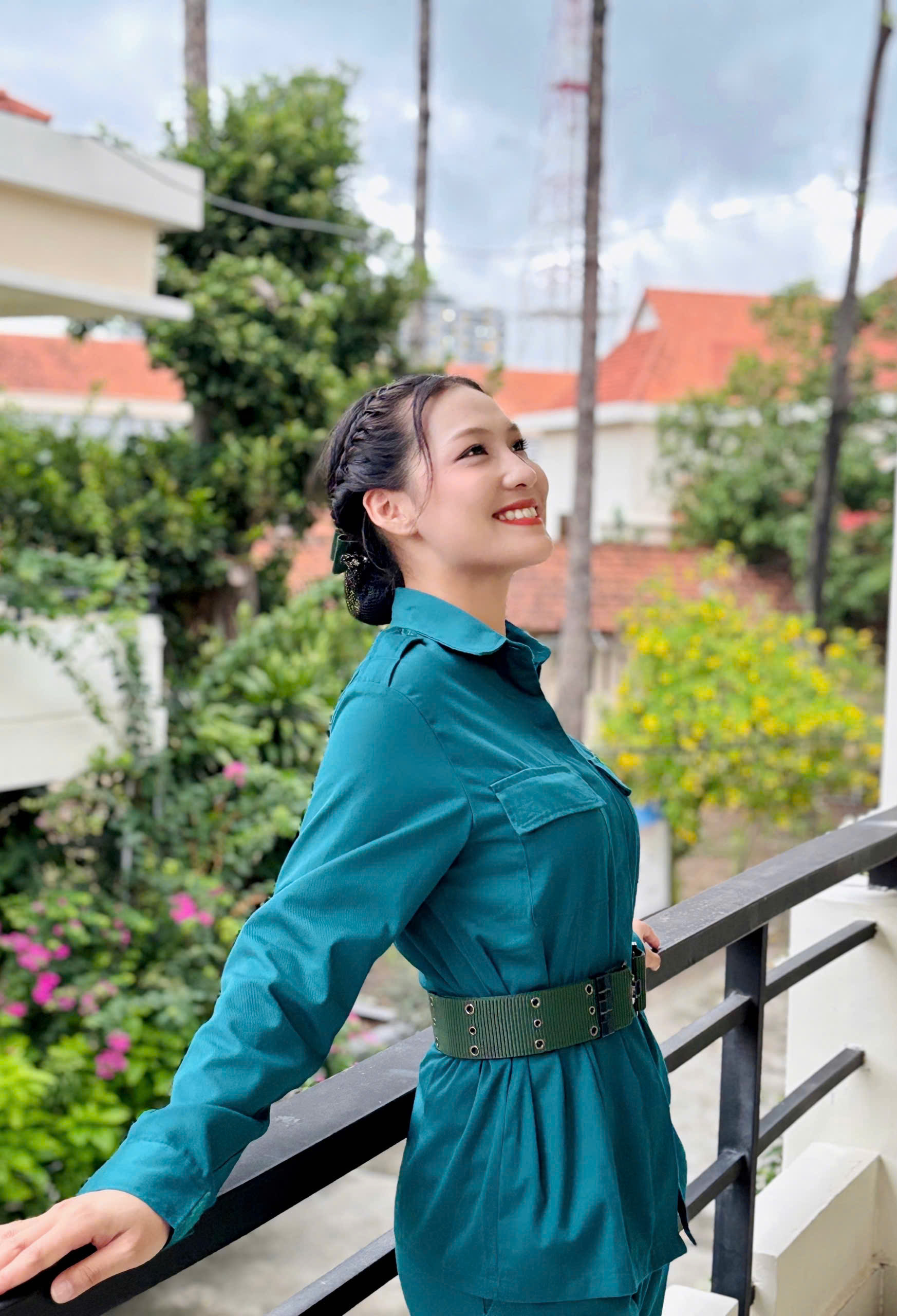 Bất ngờ với th&agrave;nh t&iacute;ch, nhan sắc của "nữ du k&iacute;ch" tham dự A80 của TP HCM- Ảnh 7.