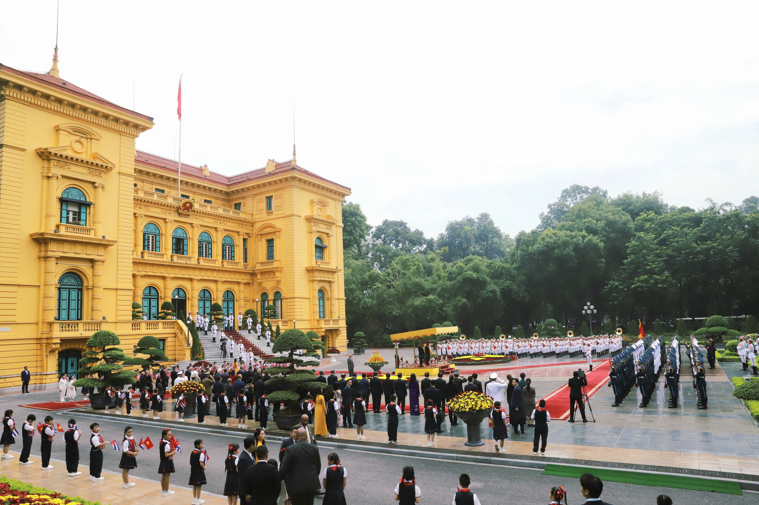 Tổng B&iacute; thư chủ tr&igrave; lễ đ&oacute;n ch&iacute;nh thức B&iacute; thư thứ Nhất, Chủ tịch nước Cuba - Ảnh 4.