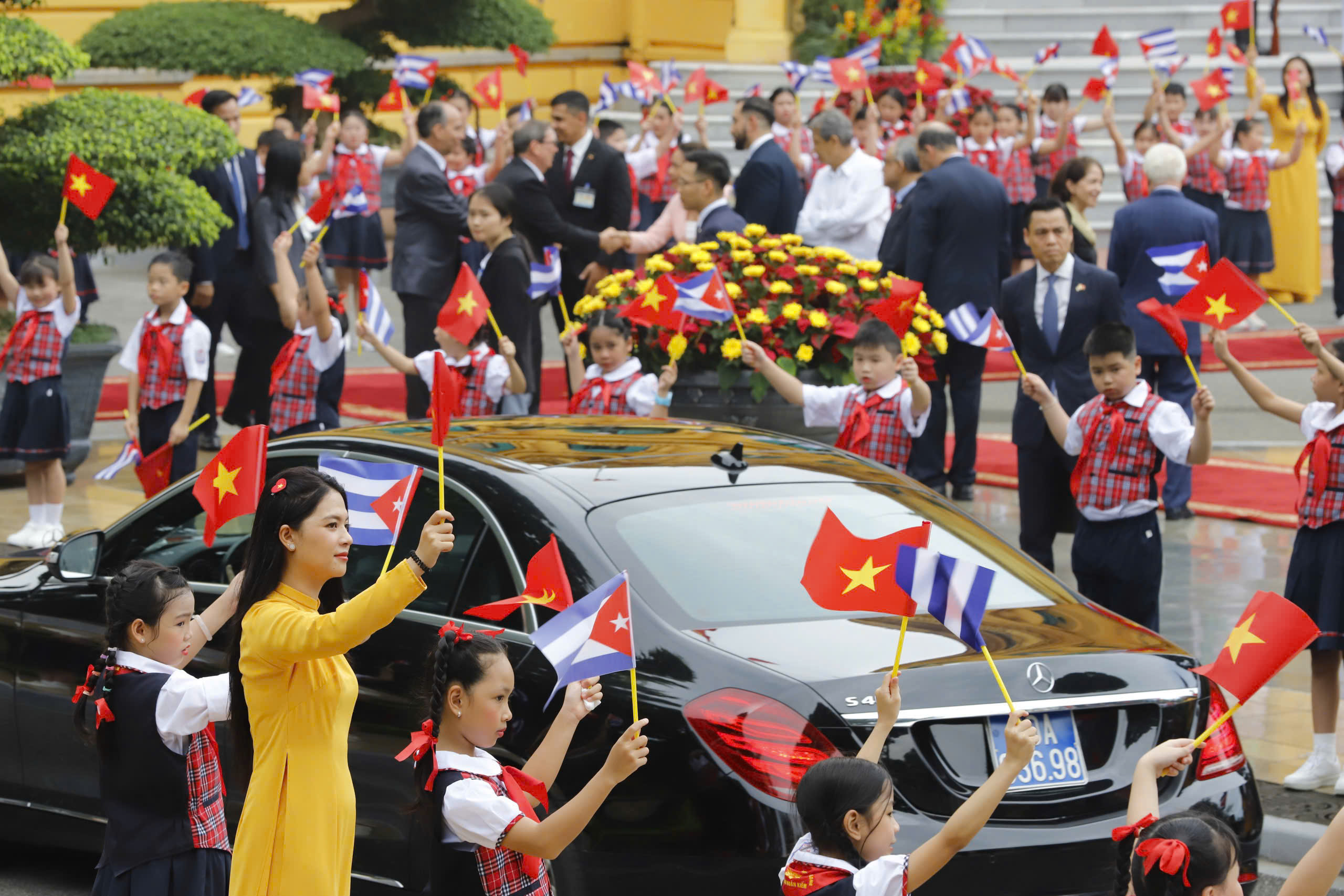 Tổng B&iacute; thư chủ tr&igrave; lễ đ&oacute;n ch&iacute;nh thức B&iacute; thư thứ Nhất, Chủ tịch nước Cuba - Ảnh 3.