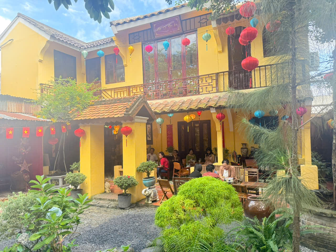 Qu&aacute;n c&agrave; ph&ecirc; "giấu m&igrave;nh" giữa Cần Thơ khiến ai bước v&agrave;o cũng ngỡ lạc đến Đ&agrave; Lạt - Ảnh 5.