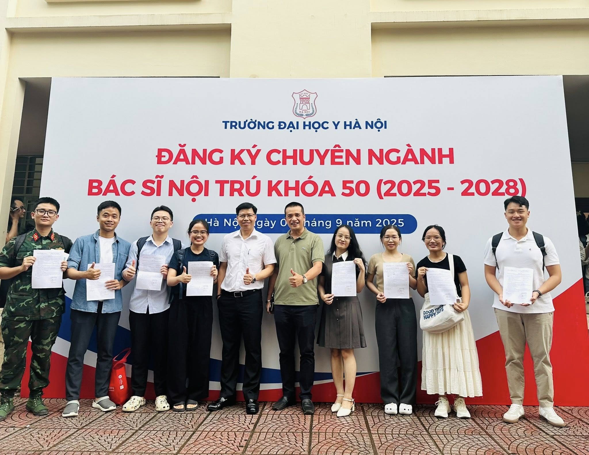 Màn gọi tên chọn ngành bác sĩ nội trú gây bão mạng xã hội tại Trường Đại học Y Hà Nội - Ảnh 7.