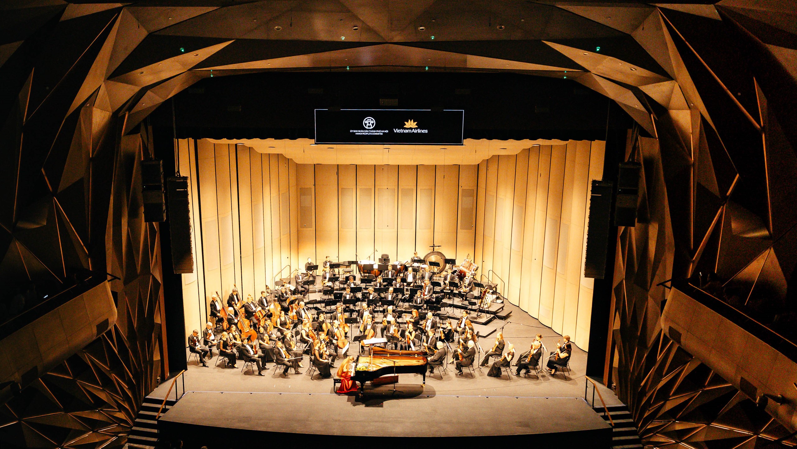 D&agrave;n nhạc giao hưởng top 5 thế giới biểu diễn tại "Vietnam Airlines Classic - Hanoi Concert 2025"- Ảnh 1.