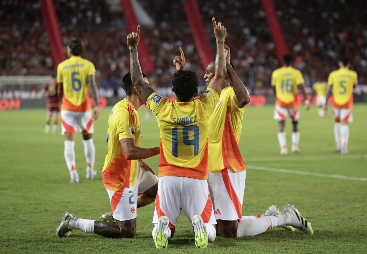 Brazil, Argentina bị hạ knock-out, Bolivia bất ngờ gi&agrave;nh v&eacute; play-off - Ảnh 6.