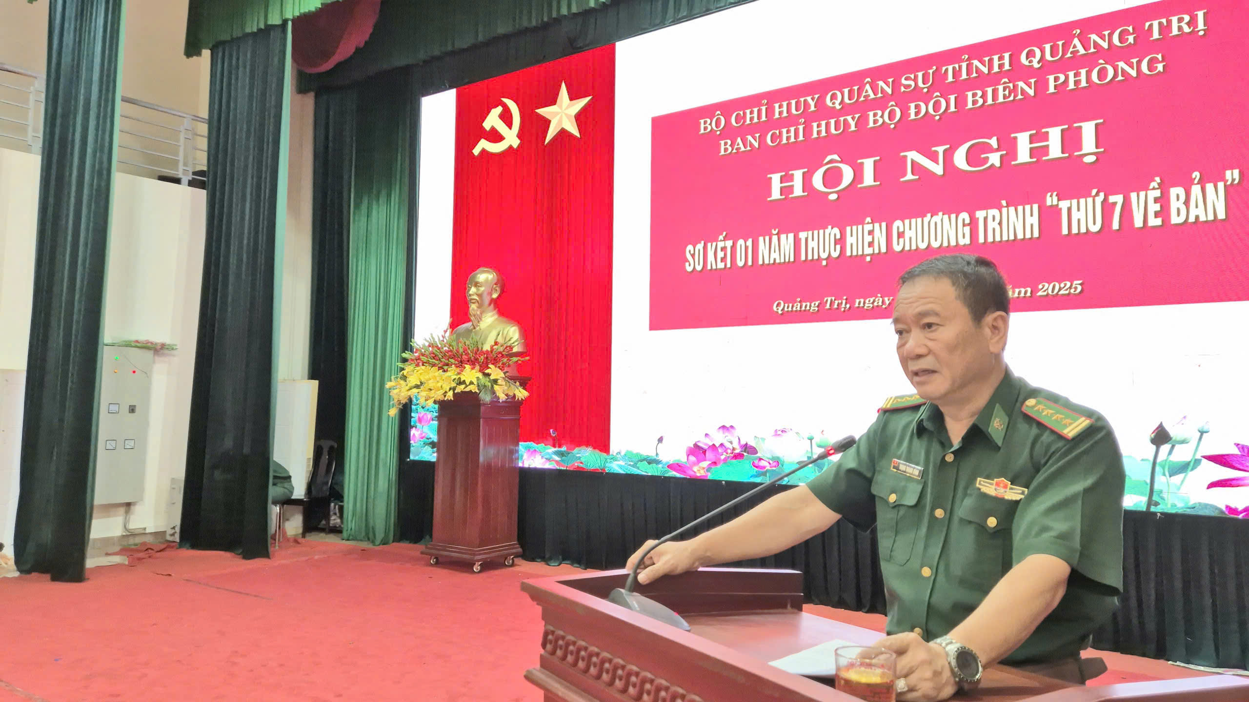 Lính biên phòng Quảng Trị về bản dựng nhà, gieo mạ cùng dân- Ảnh 1.