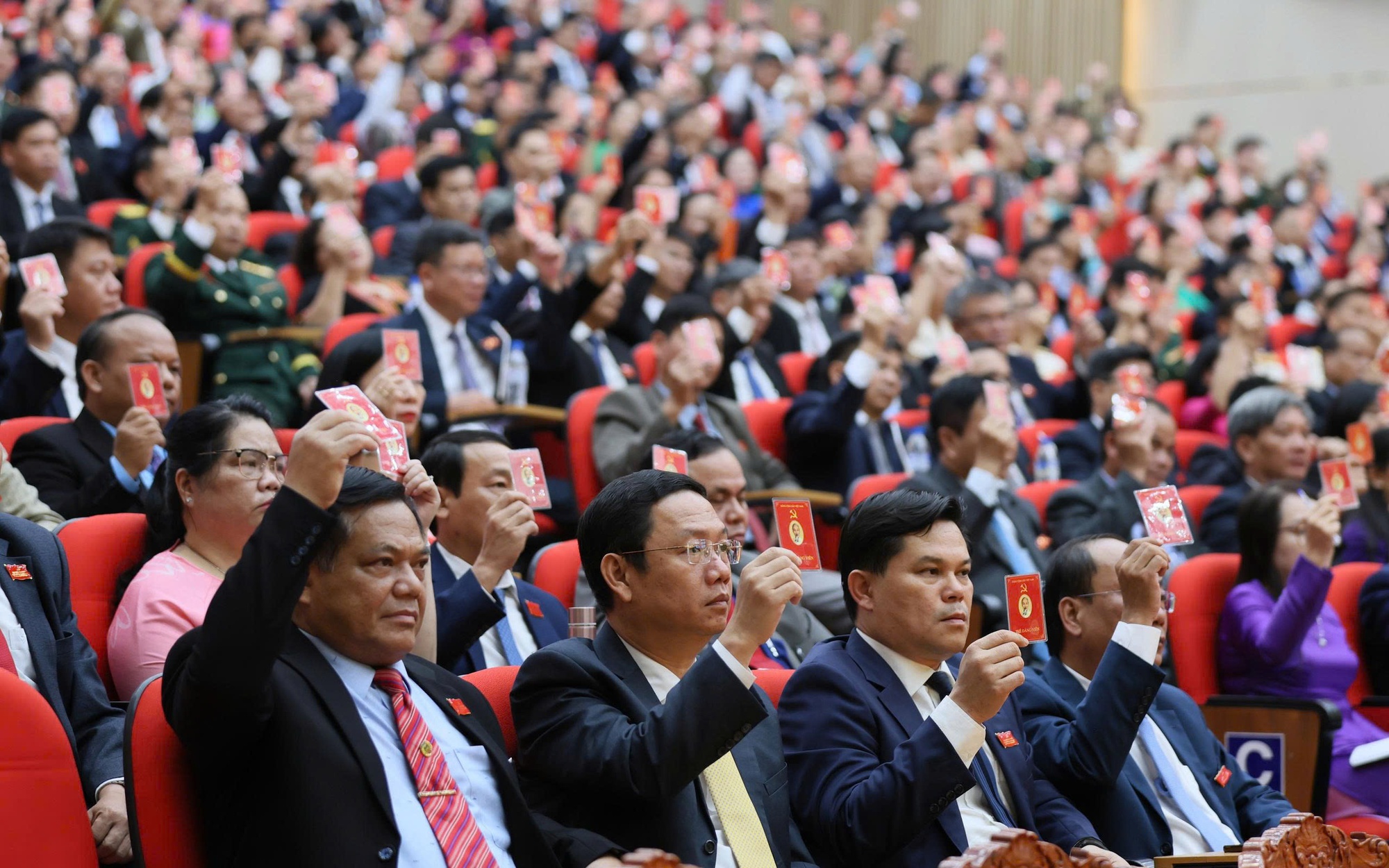 Ph&oacute; Thủ tướng Thường trực Nguyễn H&ograve;a B&igrave;nh dự Đại hội Đảng tại Quảng Ng&atilde;i - Ảnh 6.