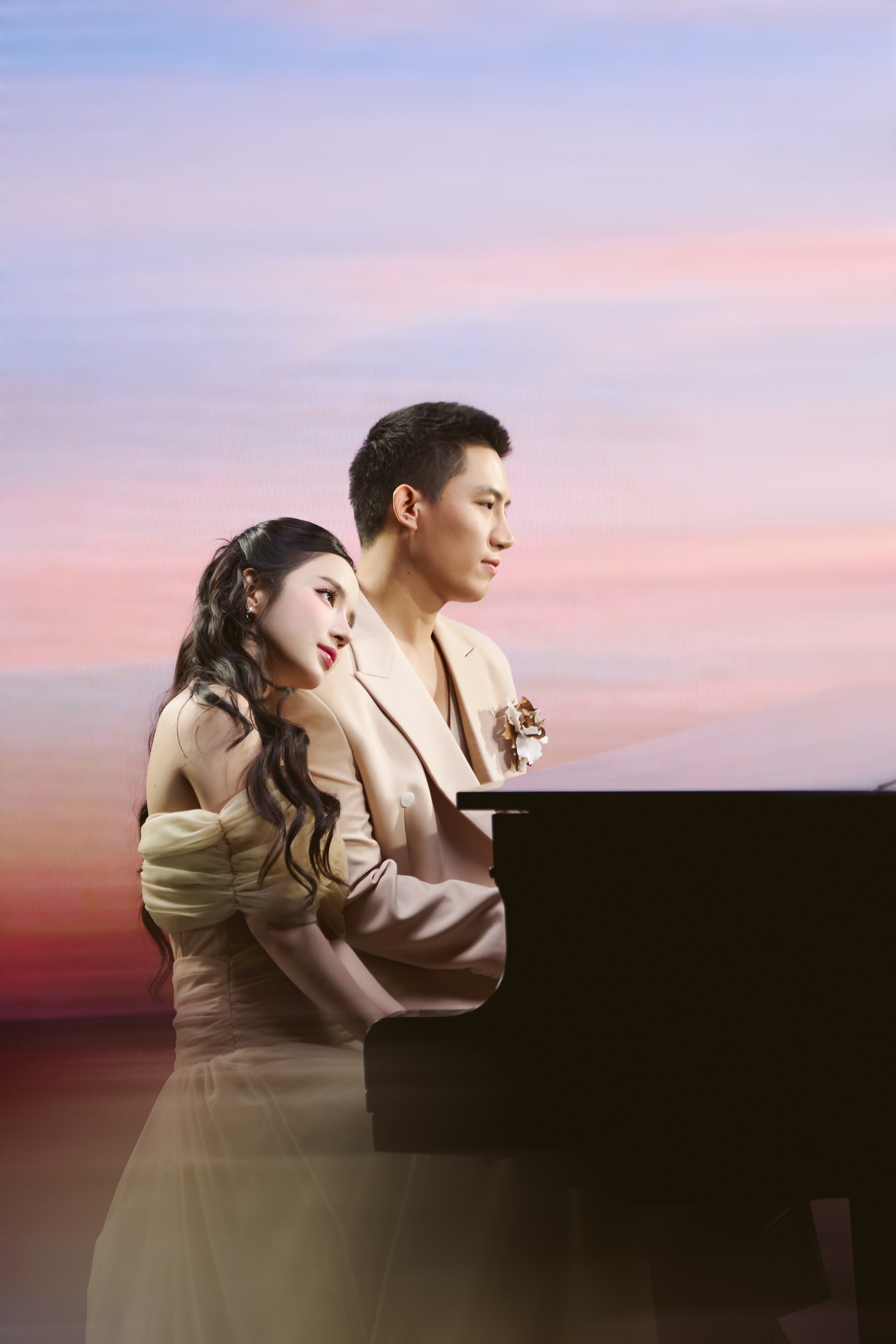 Anh Tú – LyLy với bản tình ca cho sự cam kết hôn nhân: Ngày ta có nhau
- Ảnh 1.