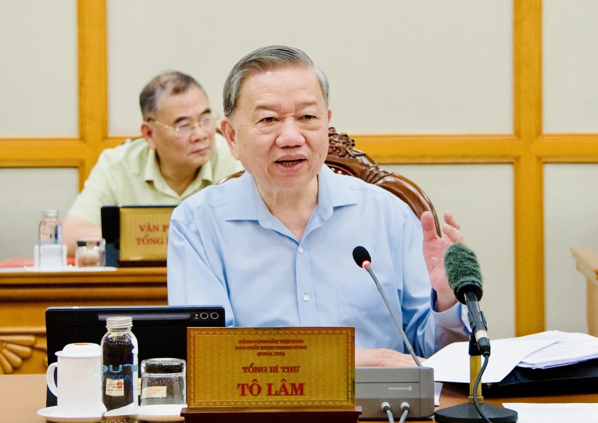 Bộ Ch&iacute;nh trị: Từ 2026, người d&acirc;n được kh&aacute;m sức khỏe định kỳ miễn ph&iacute;, tiến tới miễn viện ph&iacute; cơ bản- Ảnh 1.
