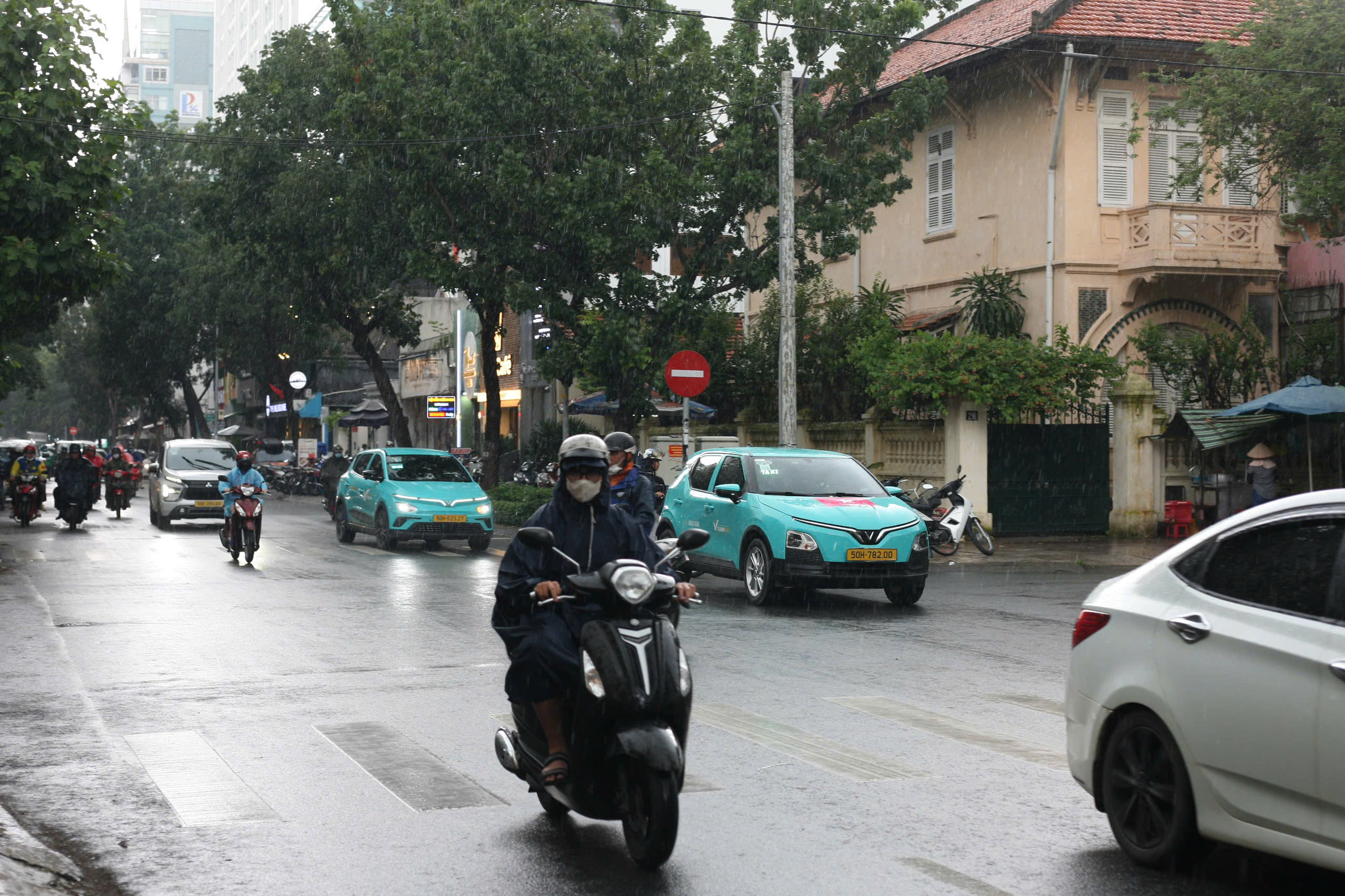 Thời tiết TP HCM hôm nay, 11-9: Mưa nhiều về chiều tối- Ảnh 1.