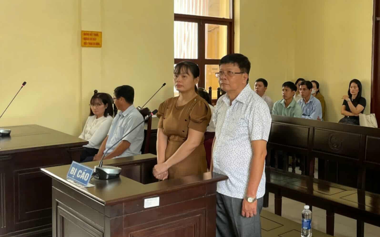 Một cựu giám đốc trung tâm lãnh án 18 tháng tù vì lập quỹ trái phép