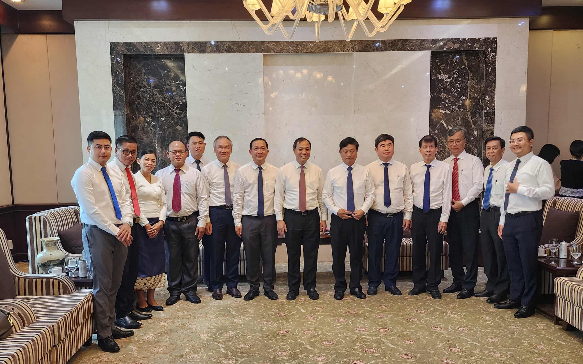Hợp tác báo chí Lào - Việt: TP HCM tiếp đoàn tạp chí Alunmay