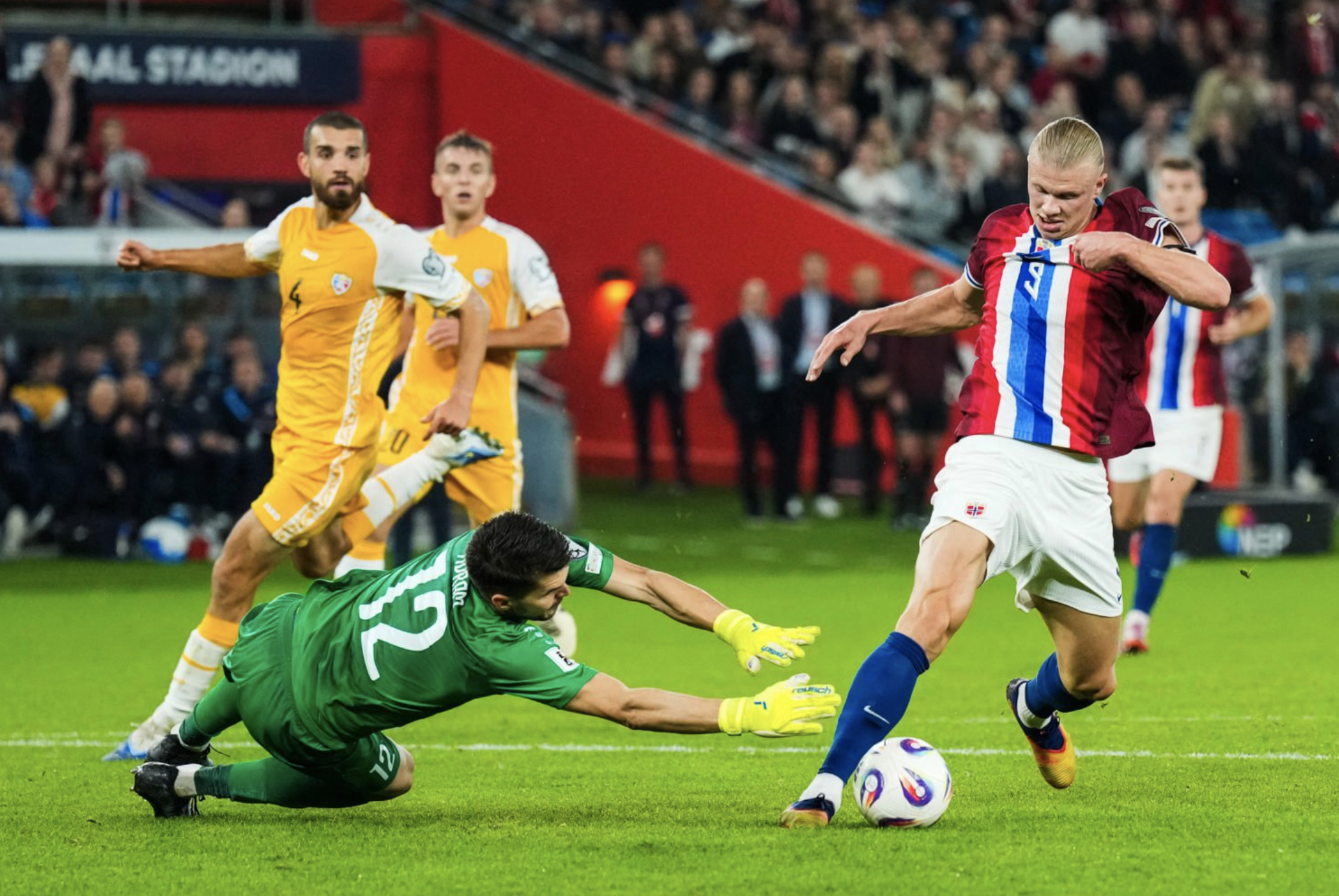 Erling Haaland: Mối hiểm họa từ v&ograve;ng loại World Cup đến Ngoại hạng Anh- Ảnh 1.