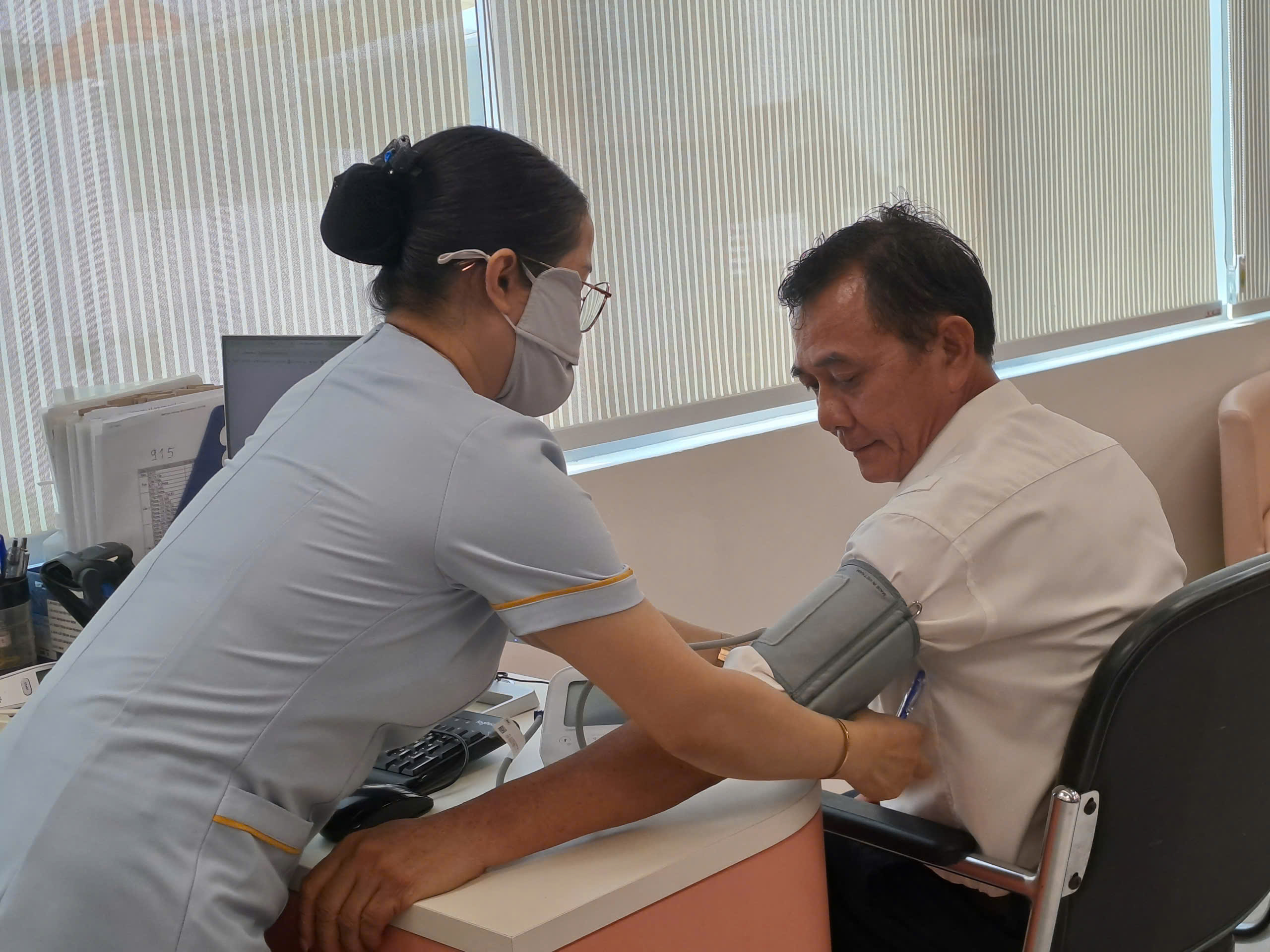 Khám, tư vấn sức khỏe miễn phí cho người lao động- Ảnh 1.