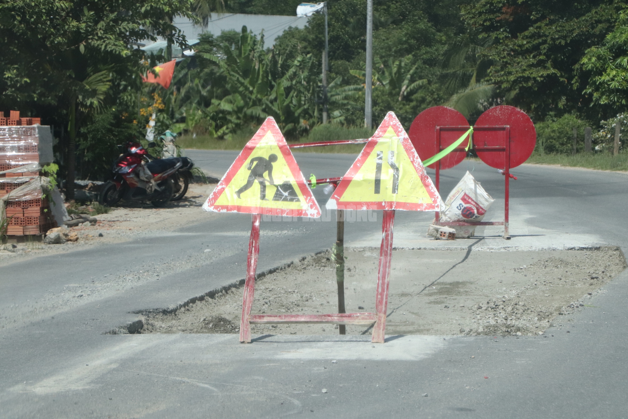 Đường 1.800 tỉ c&oacute; Tập đo&agrave;n Thuận An thi c&ocirc;ng ở Đ&agrave; Nẵng mới thảm nhựa đ&atilde; hỏng - Ảnh 13.