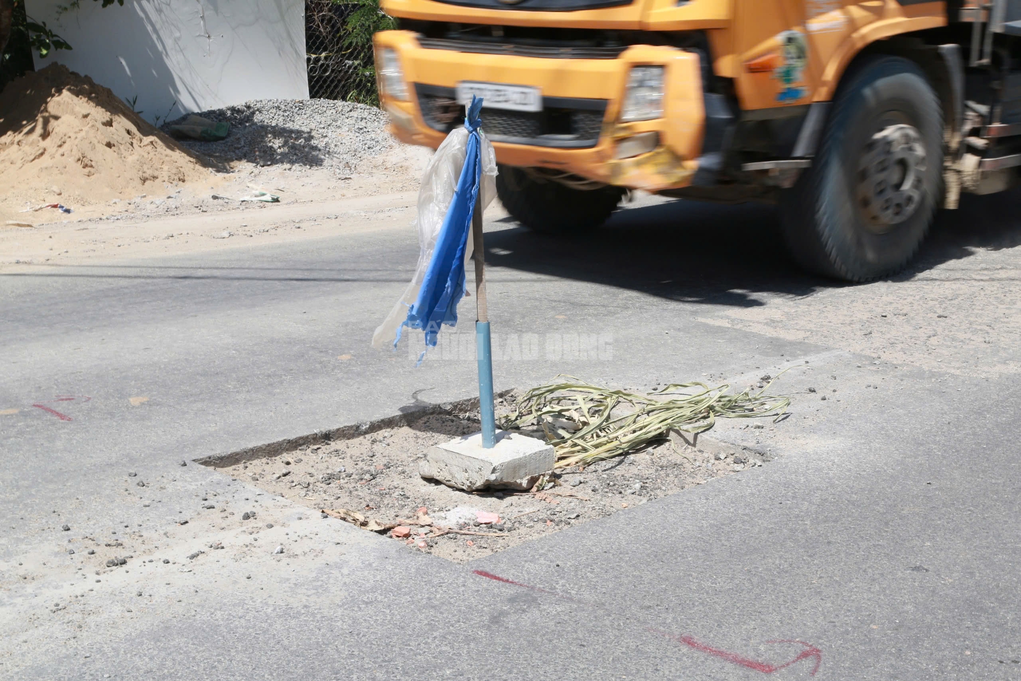 Đường 1.800 tỉ c&oacute; Tập đo&agrave;n Thuận An thi c&ocirc;ng ở Đ&agrave; Nẵng mới thảm nhựa đ&atilde; hỏng - Ảnh 17.