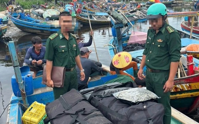 Hơn 81 kg cần sa trôi dạt trên vùng biển TP HCM