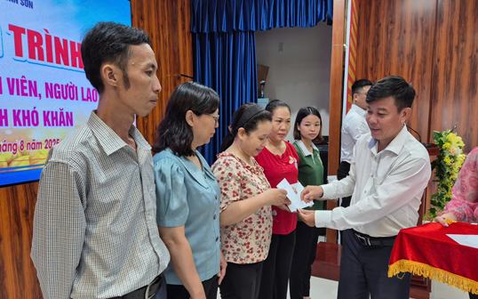 GIỮ VỮNG VAI TRÒ BỆ ĐỠ (*): Công đoàn tạo bước đột phá