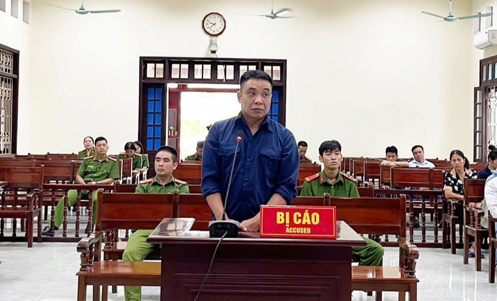 Nguy&ecirc;n hiệu trưởng Lừa đảo chiếm đoạt t&agrave;i sản gần 90 tỉ đồng để đ&aacute;nh bạc - Ảnh 1.