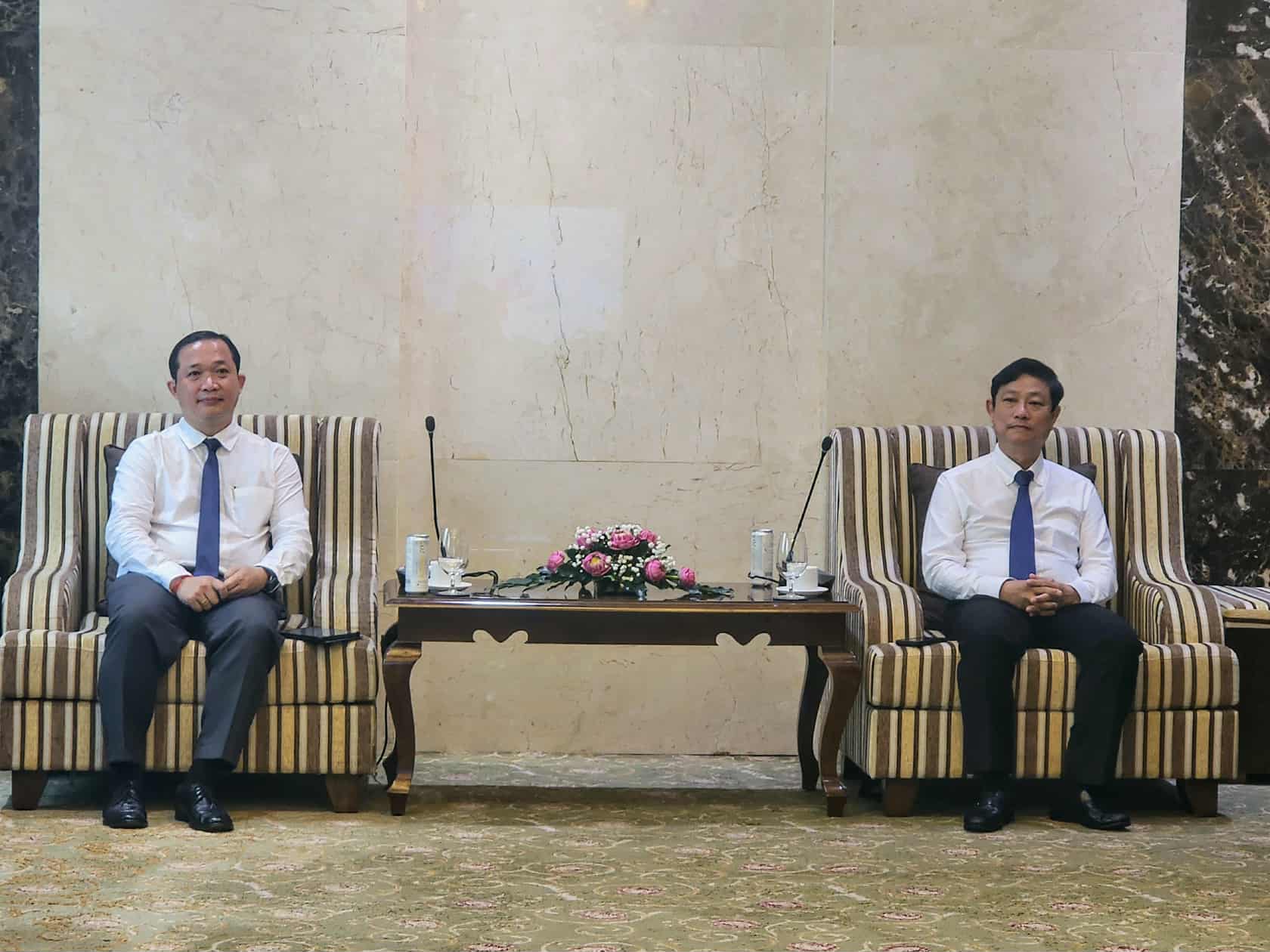 Hợp tác báo chí Lào - Việt: TP HCM tiếp đoàn tạp chí Alunmay- Ảnh 2.