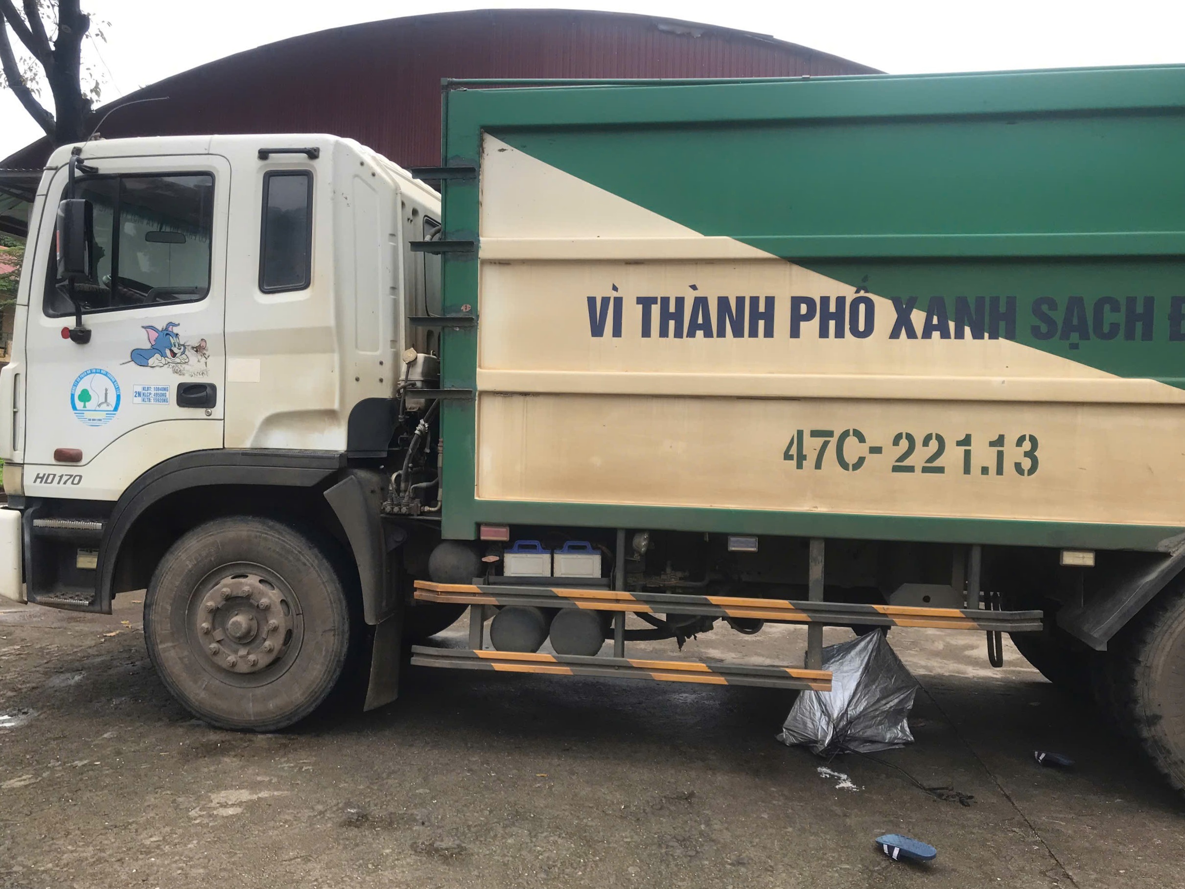 Lời dặn xé lòng của em học sinh lớp 6 tử vong vì xe rác trong trường - Ảnh 1.