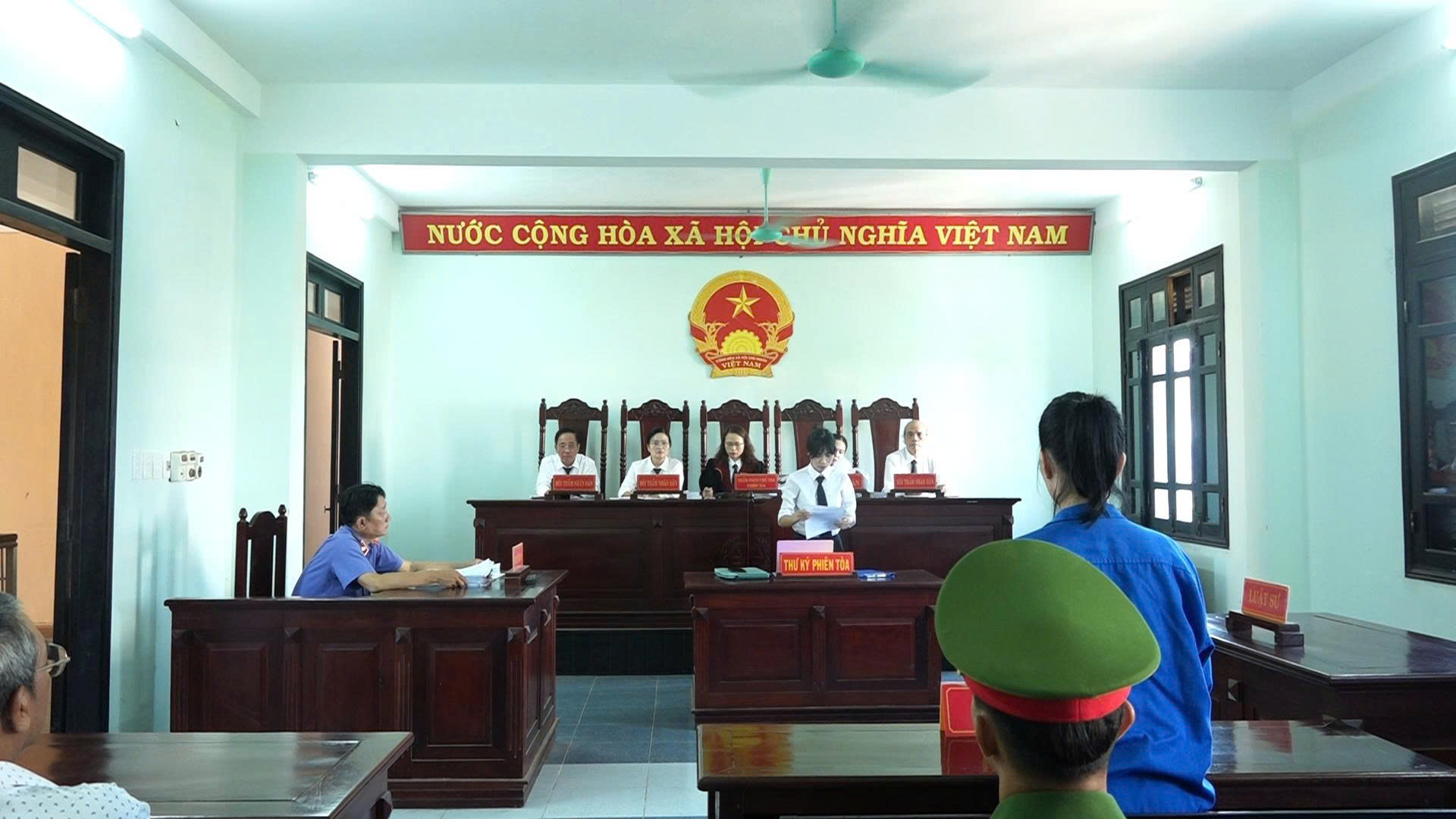 Bí mật sau những khoản vay của "nữ quái" từng làm điều dưỡng - Ảnh 1.