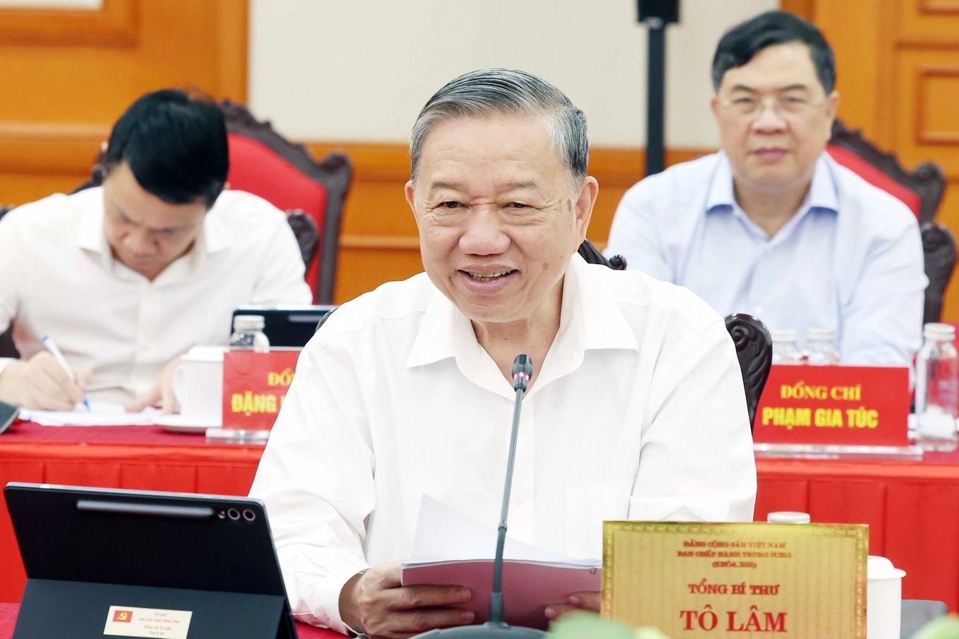 Bộ Ch&iacute;nh trị cho &yacute; kiến về phương &aacute;n nh&acirc;n sự tr&igrave;nh Đại hội Đảng bộ Quốc hội- Ảnh 1.