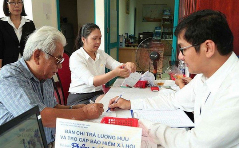 Nhiều địa phương nâng mức trợ cấp hưu trí xã hội - Ảnh 1.