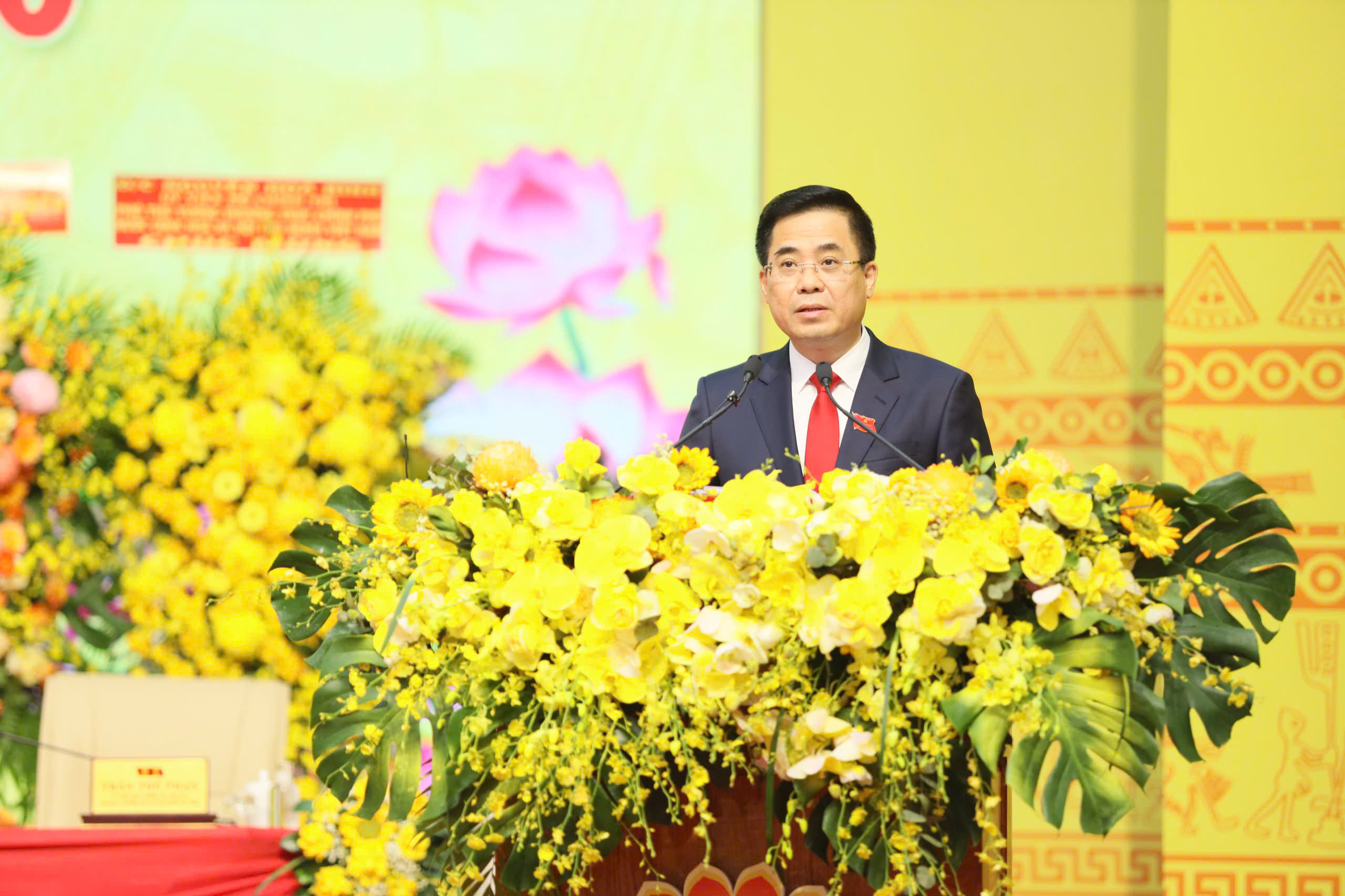 Ph&oacute; Thủ tướng Thường trực Nguyễn H&ograve;a B&igrave;nh dự Đại hội Đảng tại Quảng Ng&atilde;i - Ảnh 4.