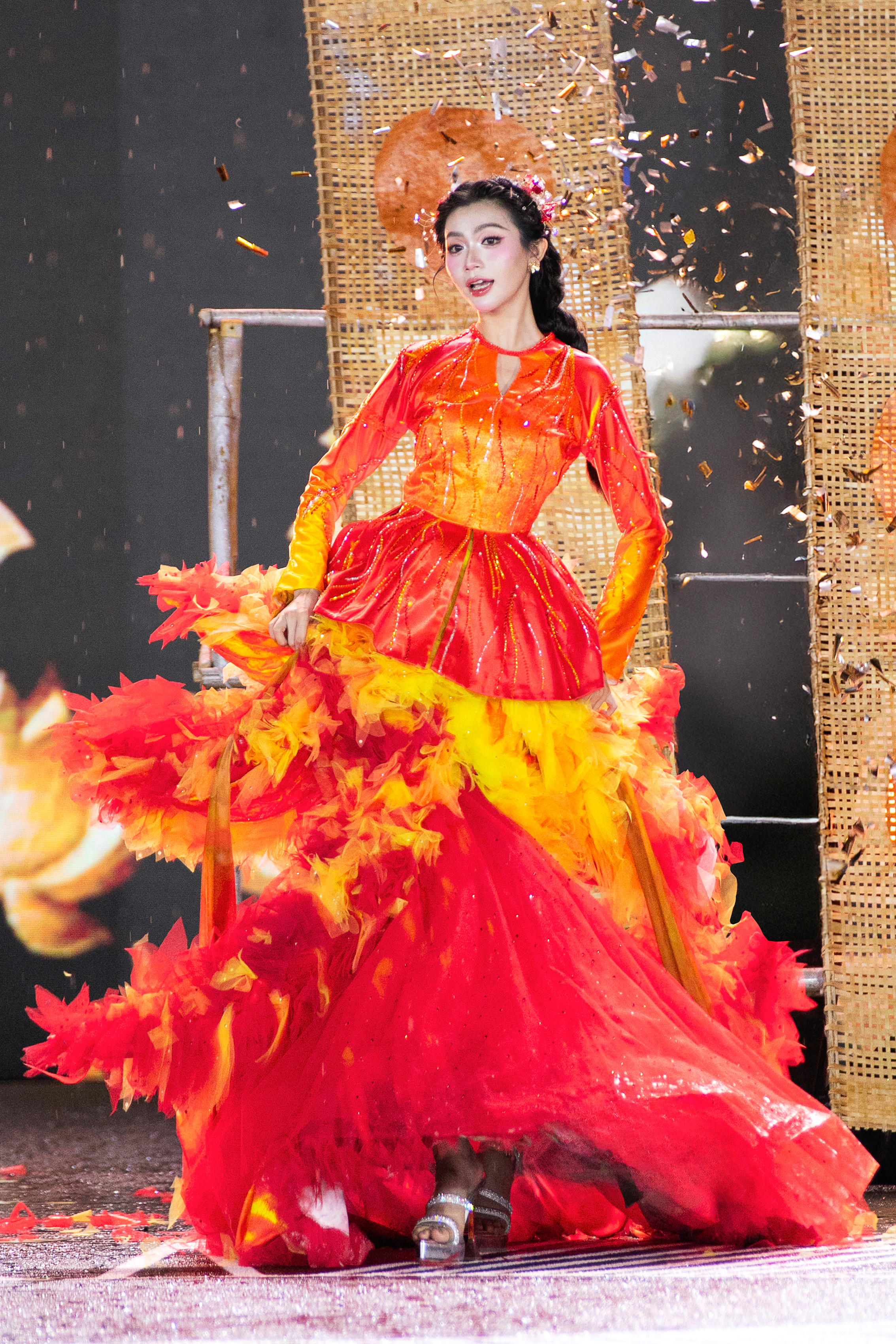 Cảnh tượng chưa từng c&oacute; ở Miss Grand VietNam

- Ảnh 20.