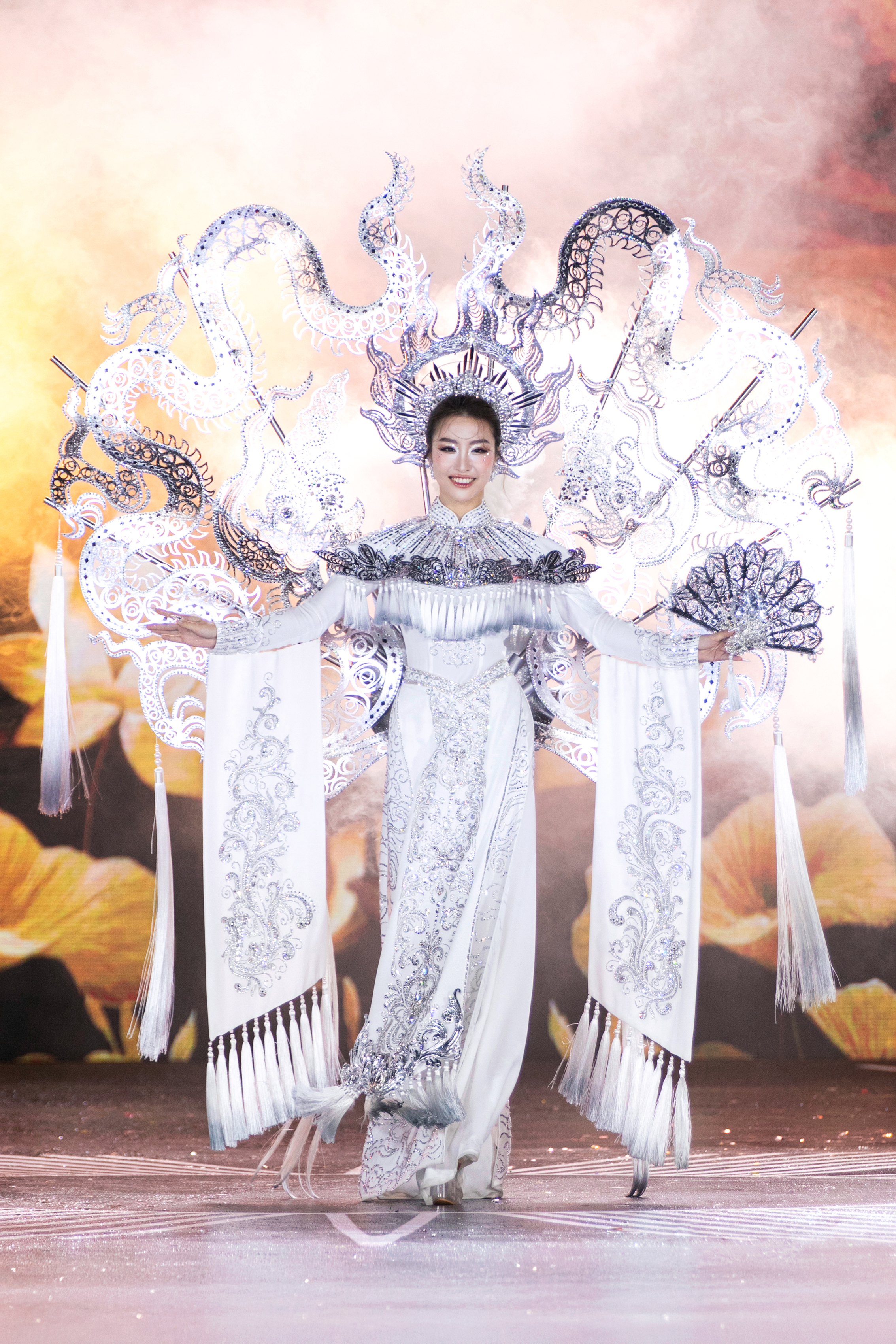 Cảnh tượng chưa từng c&oacute; ở Miss Grand VietNam

- Ảnh 37.