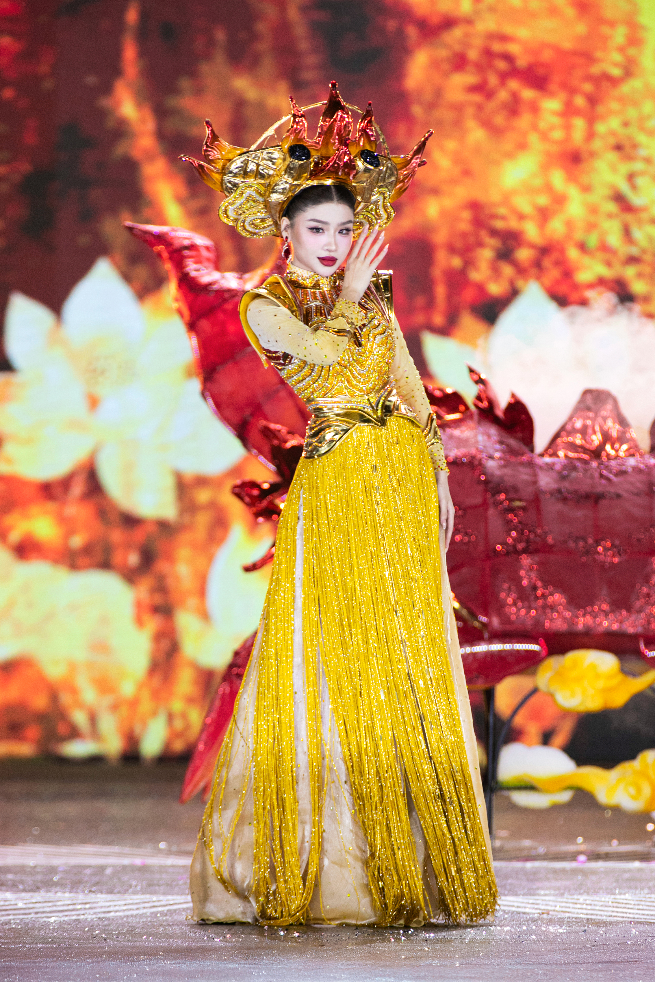 Cảnh tượng chưa từng c&oacute; ở Miss Grand VietNam

- Ảnh 24.