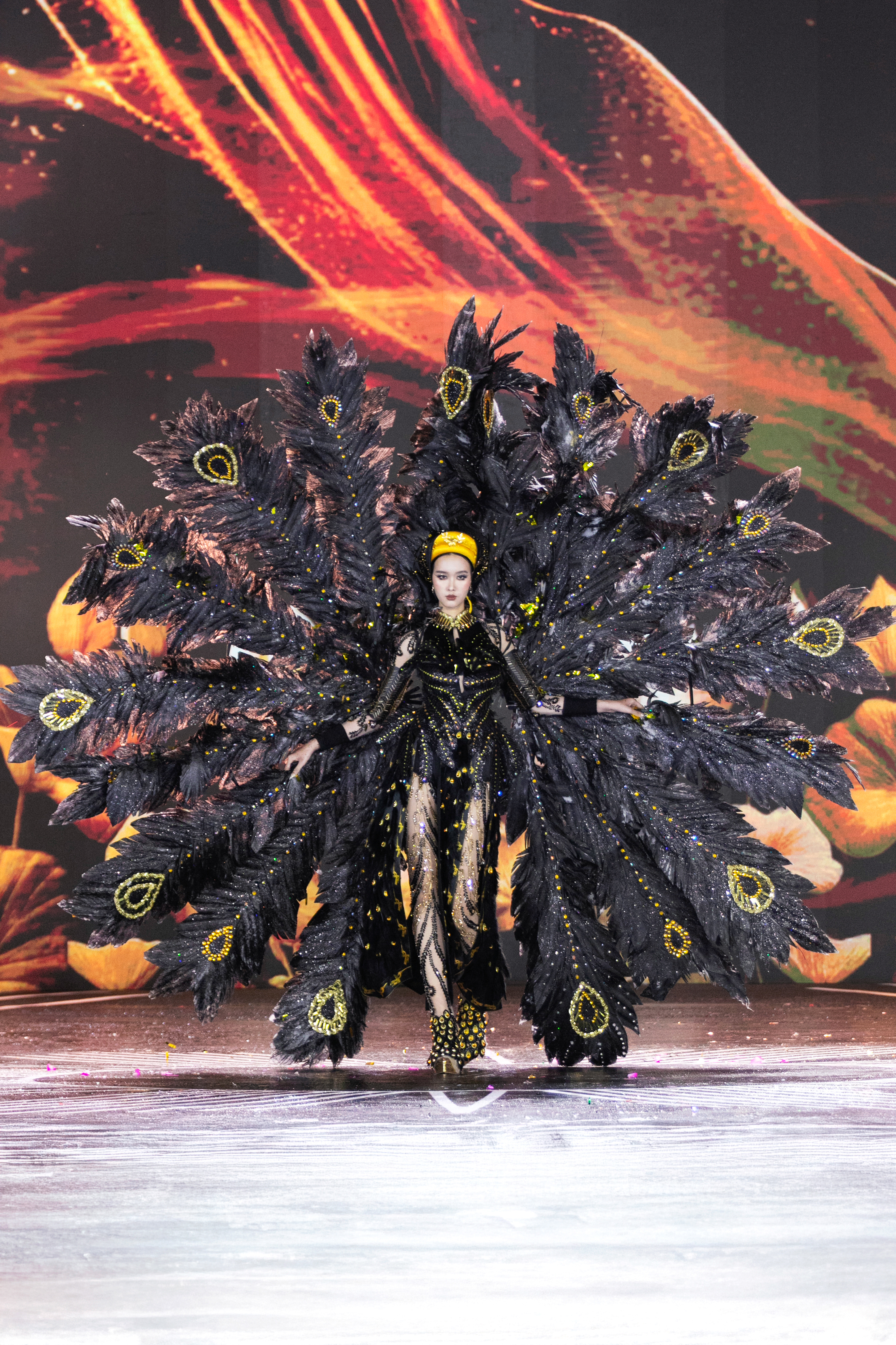 Cảnh tượng chưa từng c&oacute; ở Miss Grand VietNam

- Ảnh 30.