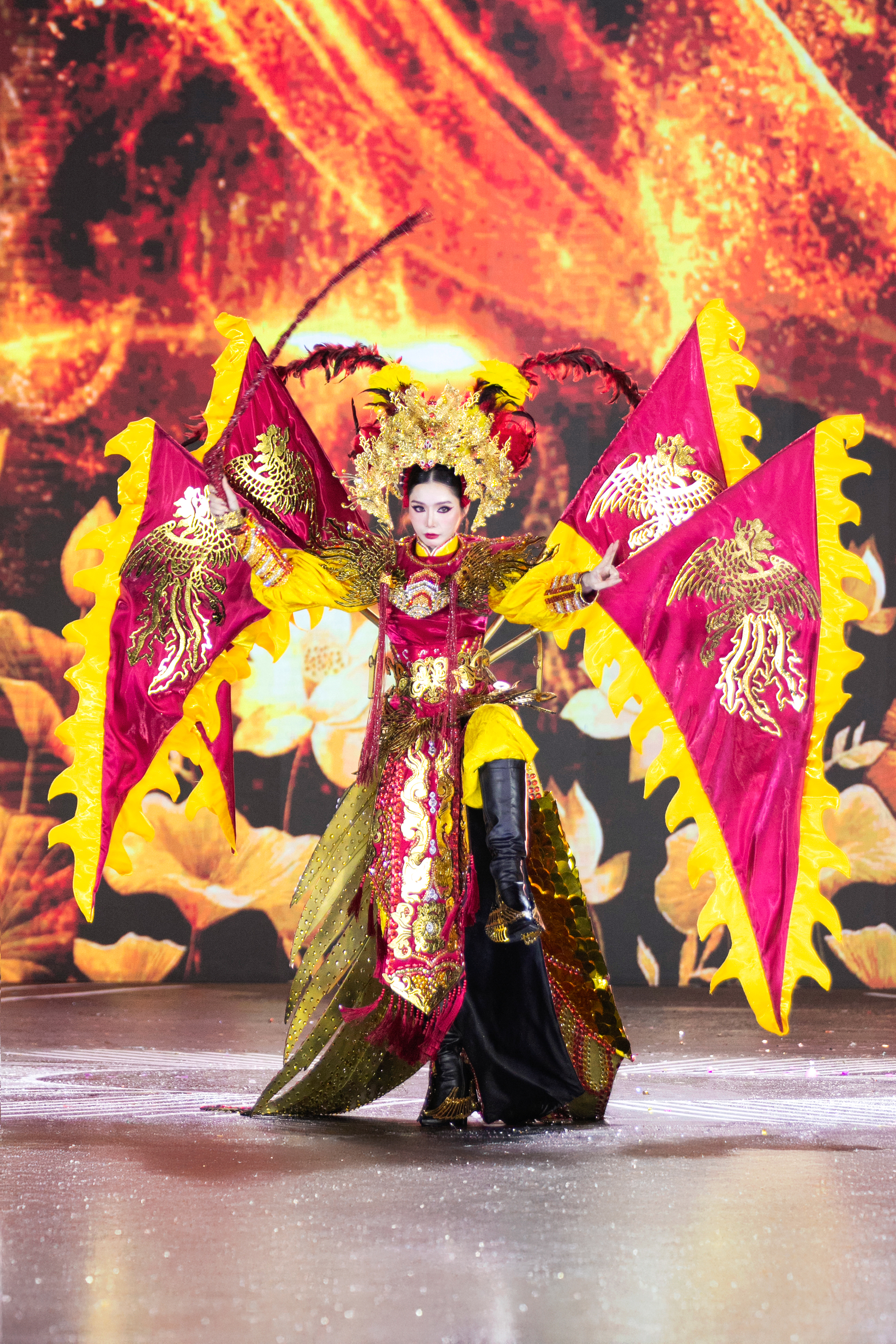 Cảnh tượng chưa từng c&oacute; ở Miss Grand VietNam

- Ảnh 18.