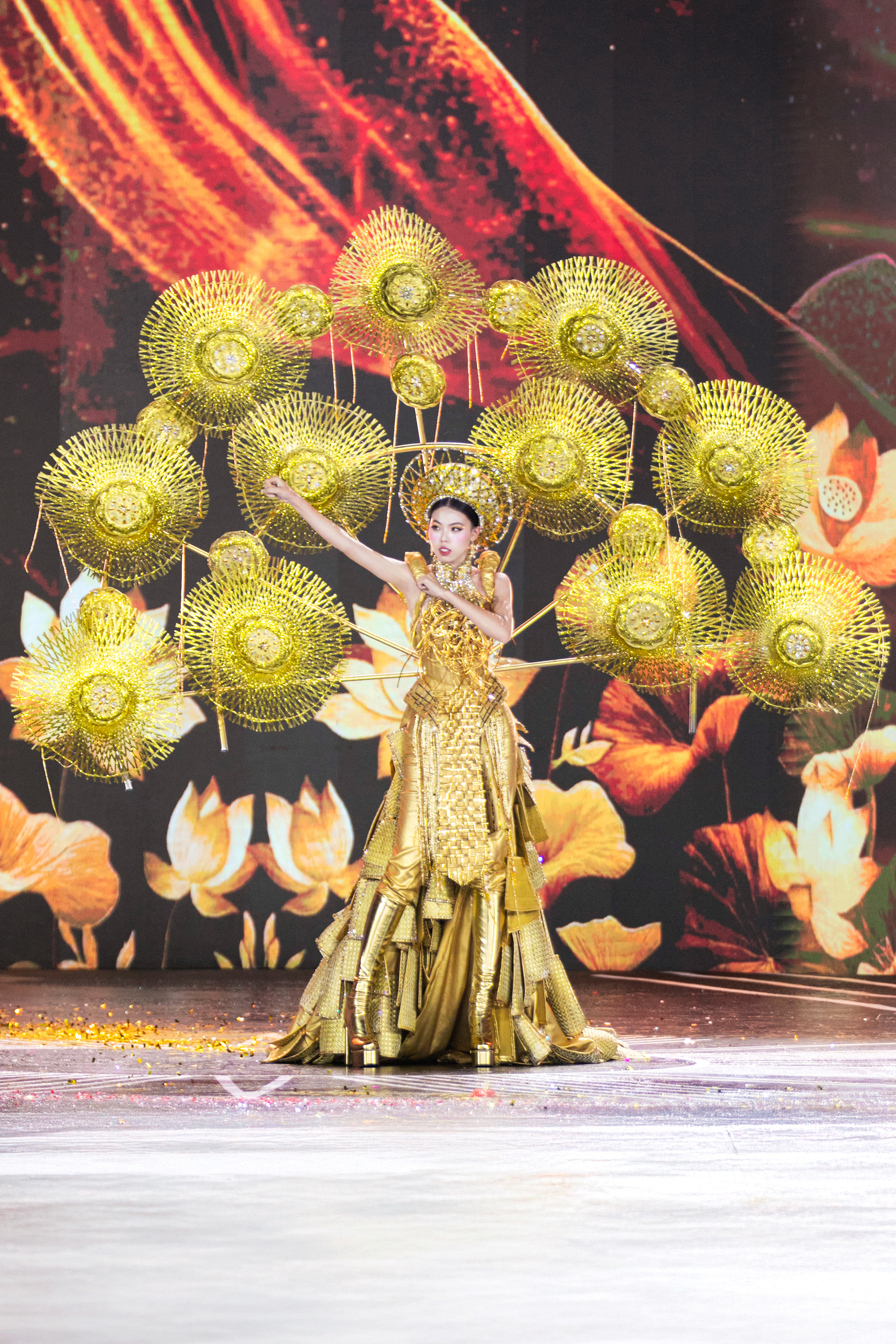 Cảnh tượng chưa từng c&oacute; ở Miss Grand VietNam

- Ảnh 22.