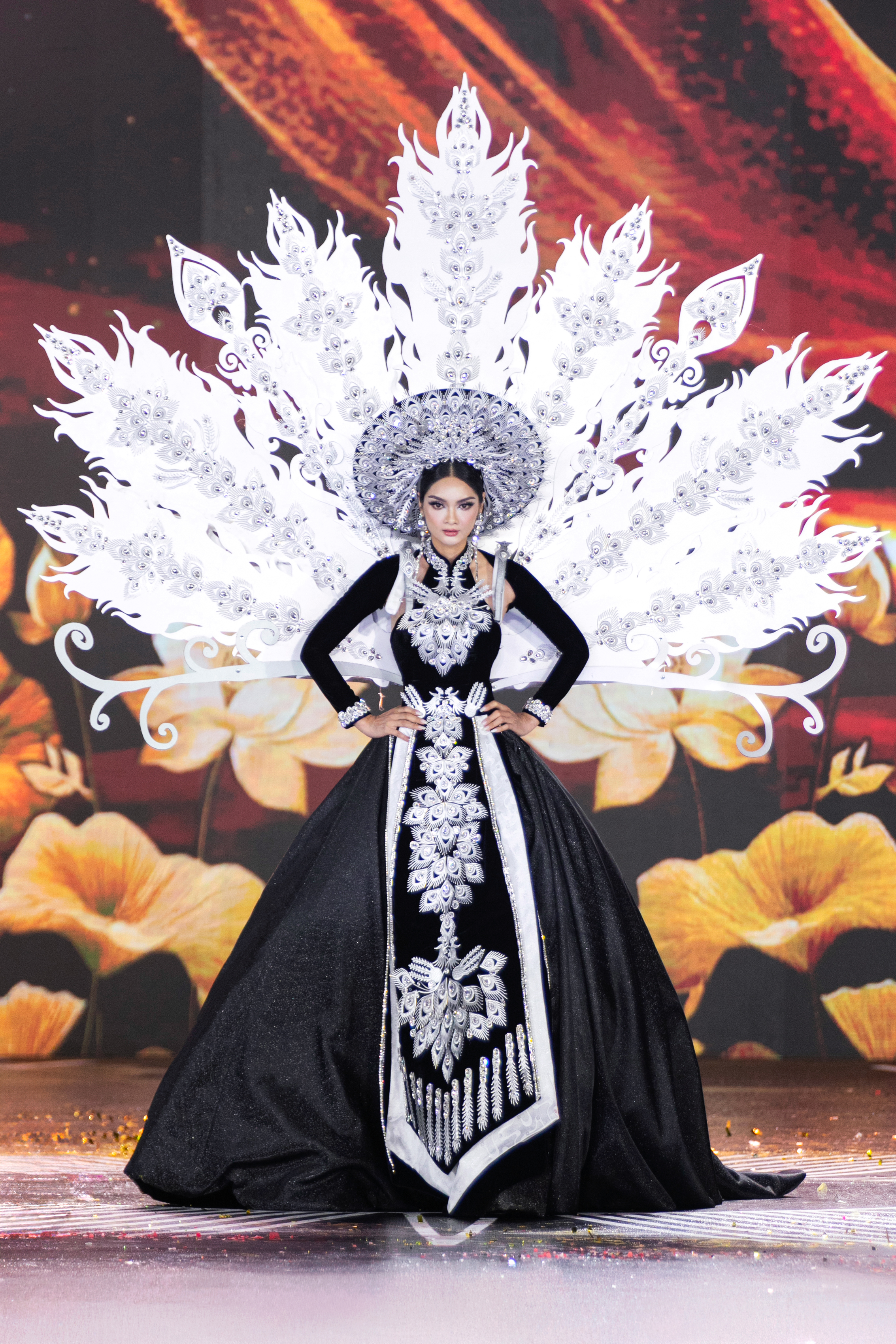 Cảnh tượng chưa từng c&oacute; ở Miss Grand VietNam

- Ảnh 29.